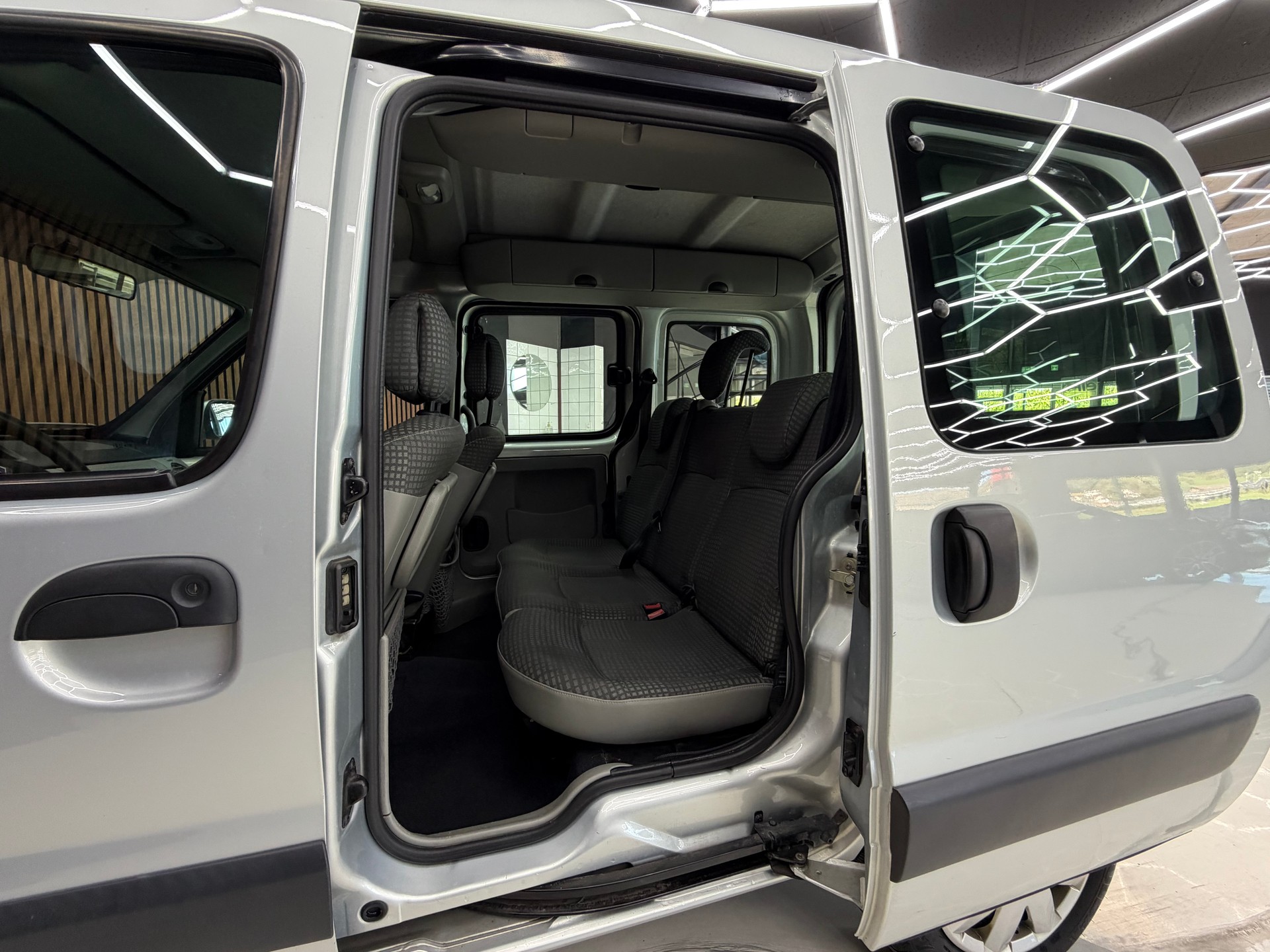 RENAULT Kangoo 1.6 16V Expression-image-13