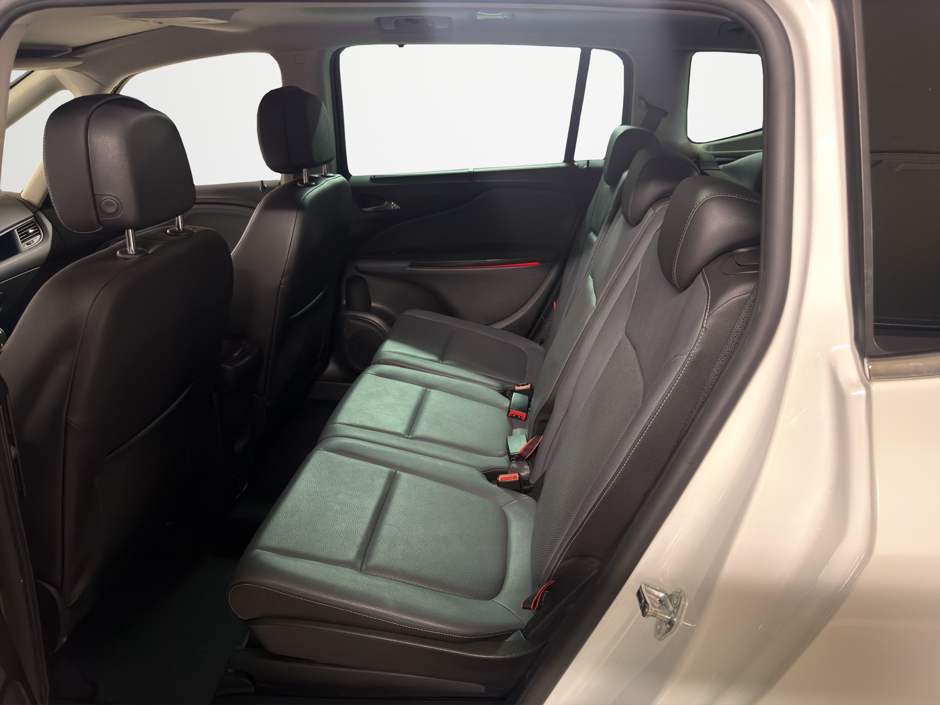 OPEL Zafira Tourer 2.0 CDTi BiTurbo Sport-image-12