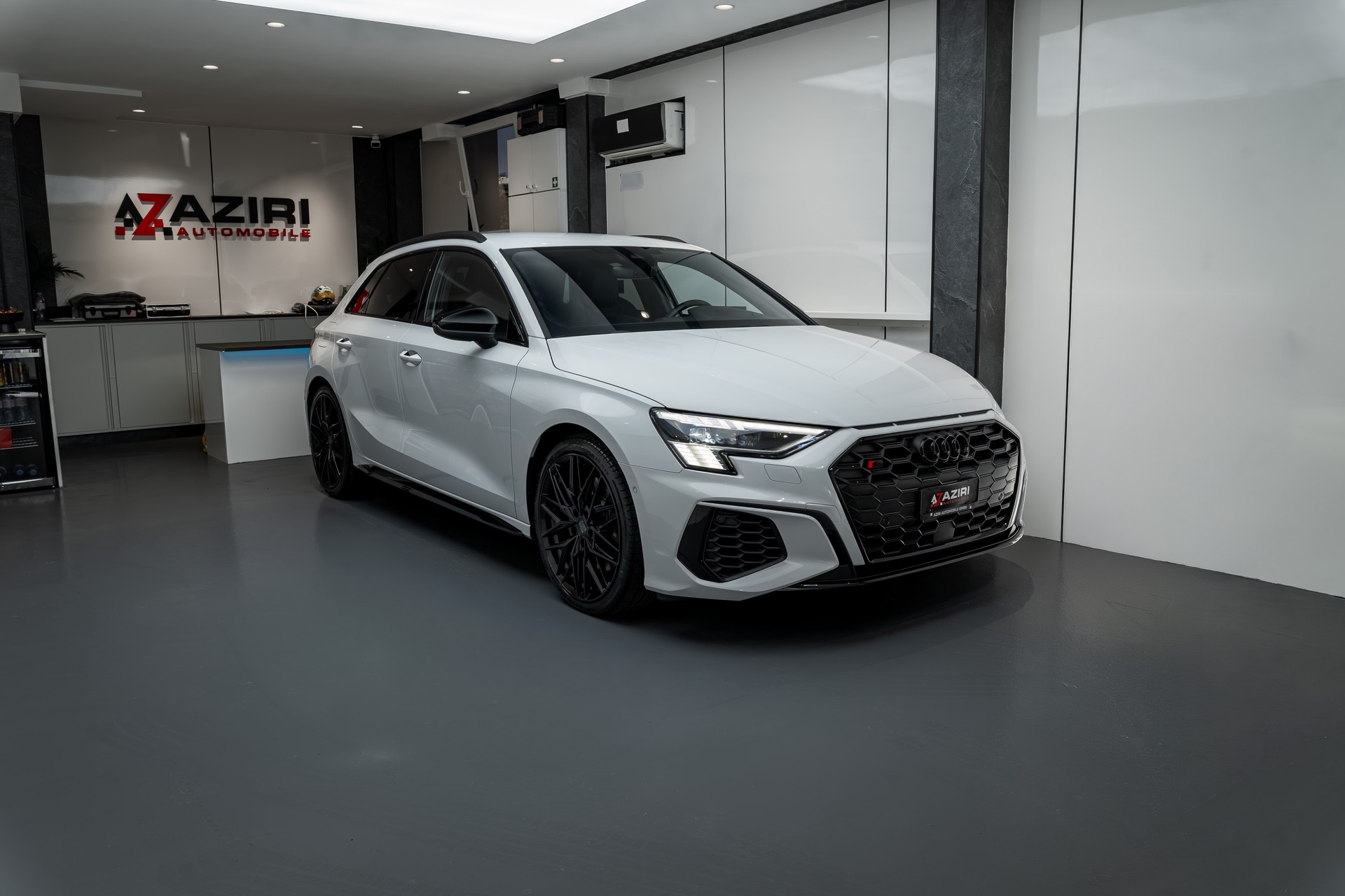 AUDI S3 Sportback 2.0 TFSI quattro S-tronic-image-2