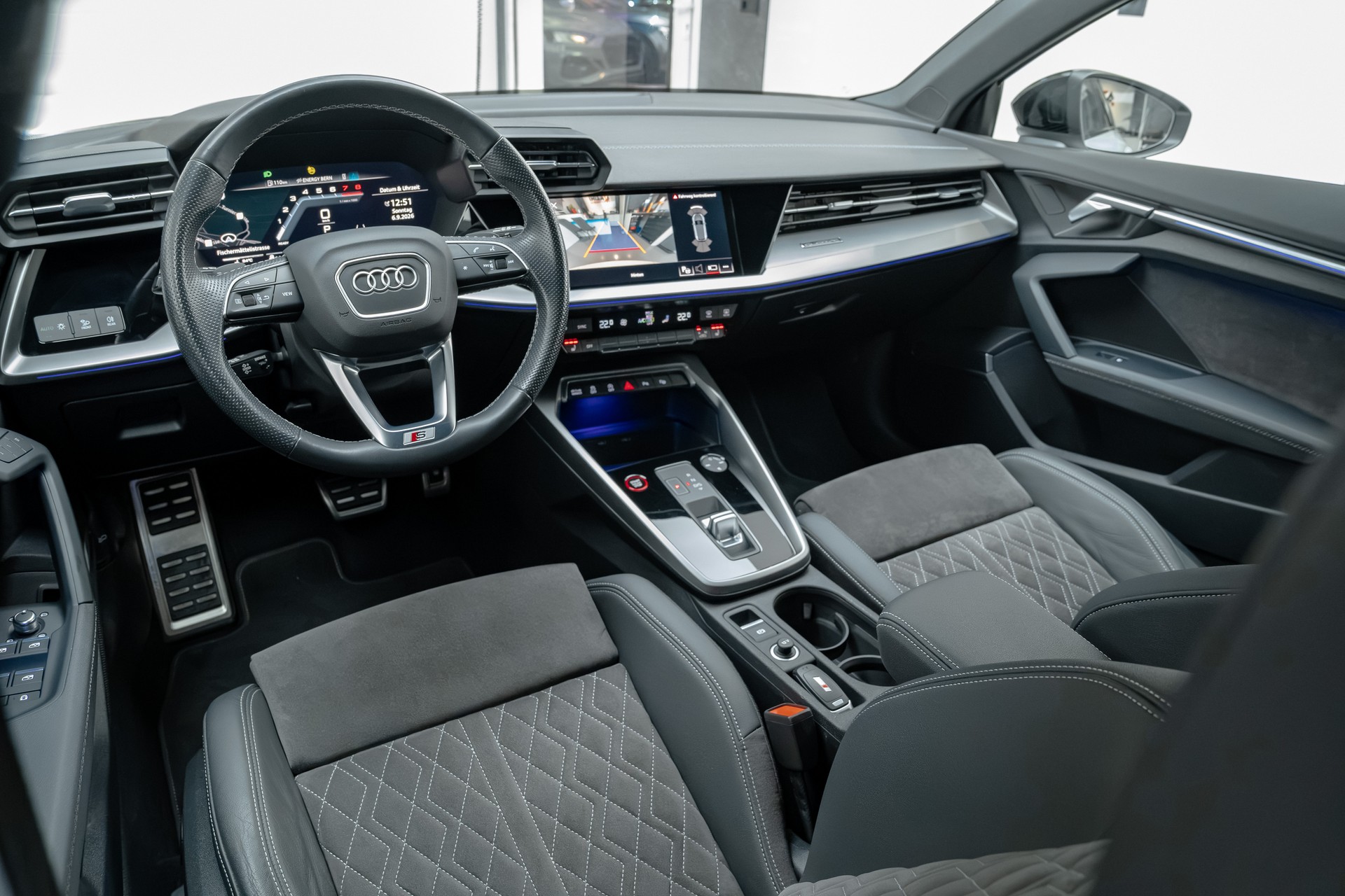 AUDI S3 Sportback 2.0 TFSI quattro S-tronic-image-12
