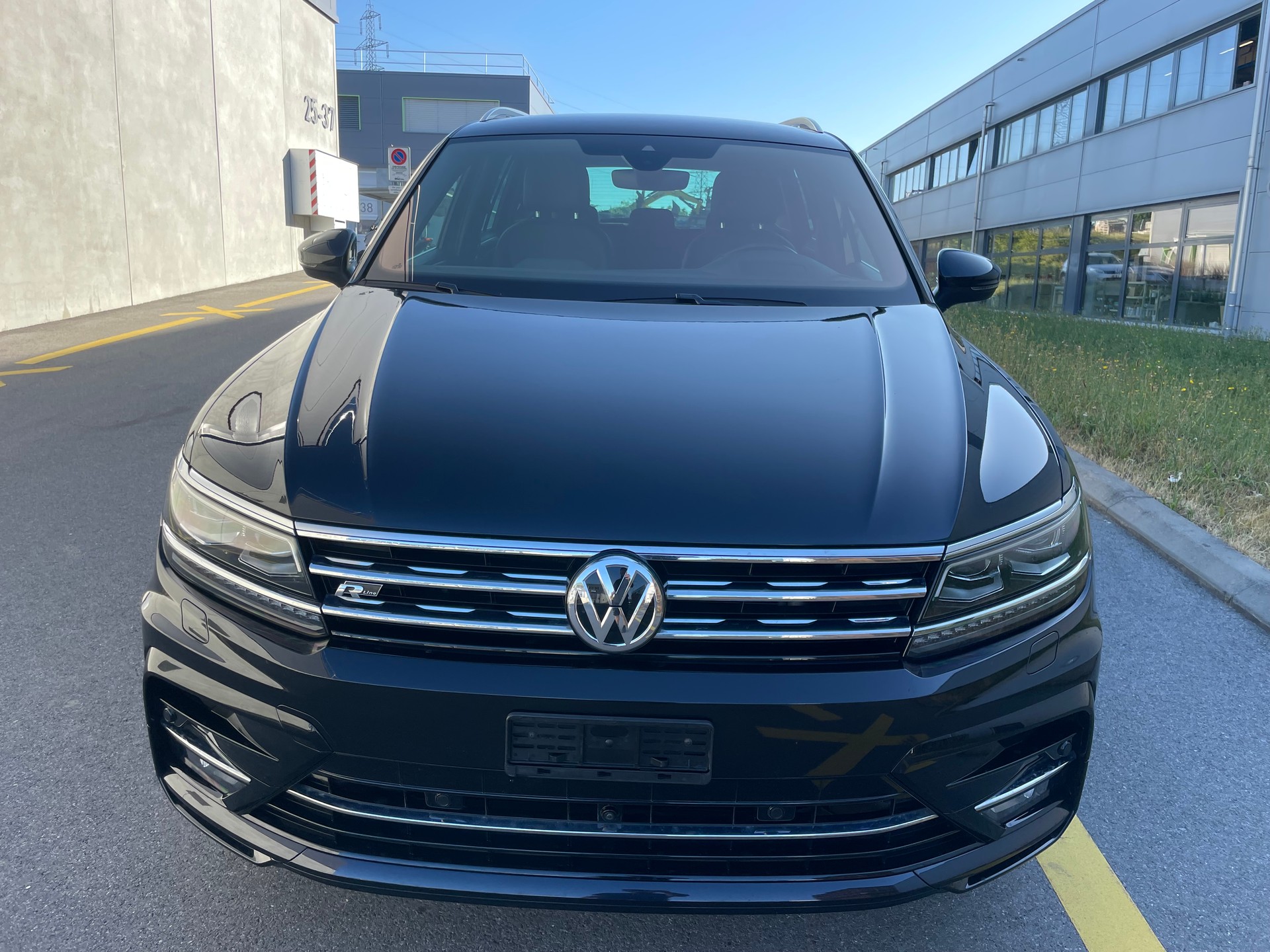 VW Tiguan 2.0TSI Highline 4Motion DSG (47)-image-1