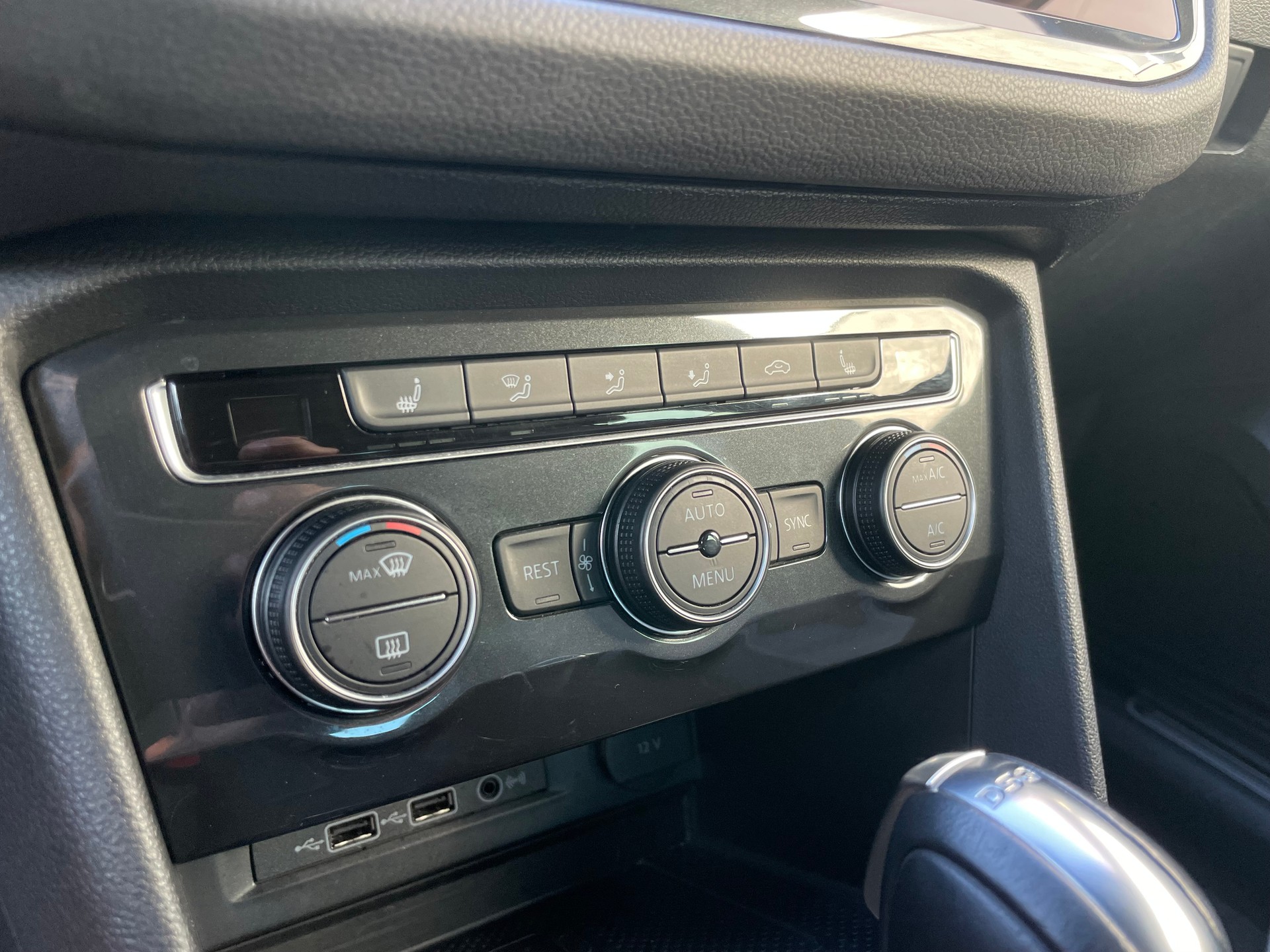 VW Tiguan 2.0TSI Highline 4Motion DSG (47)-image-14