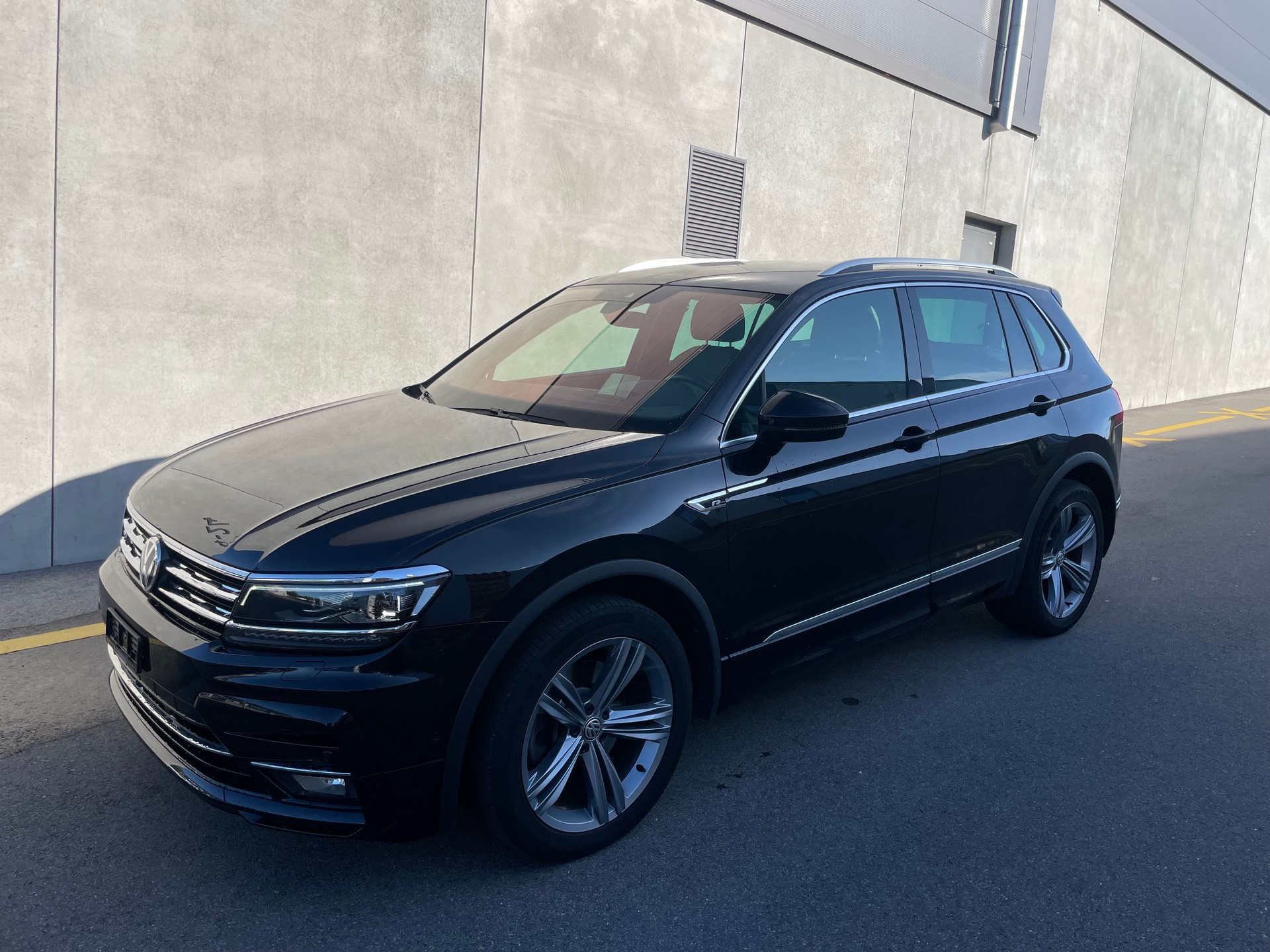 VW Tiguan 2.0TSI Highline 4Motion DSG (47)-image-0