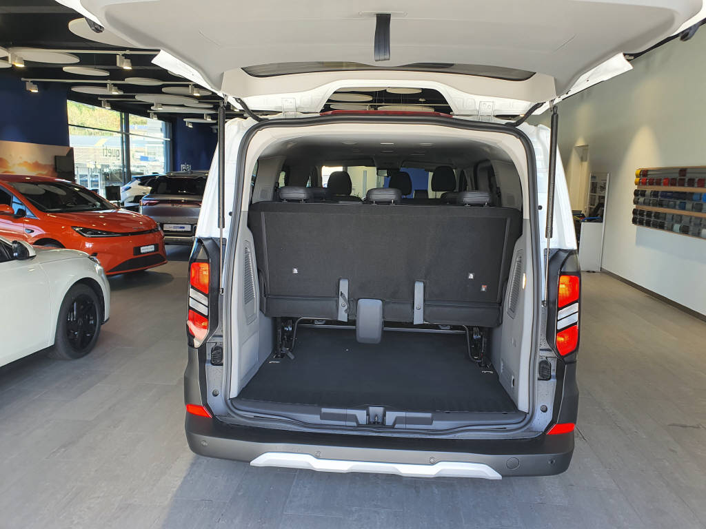 FORD Transit Custombi 320 L1 2.0 EcoBlue 136 Trail 4x4-image-13