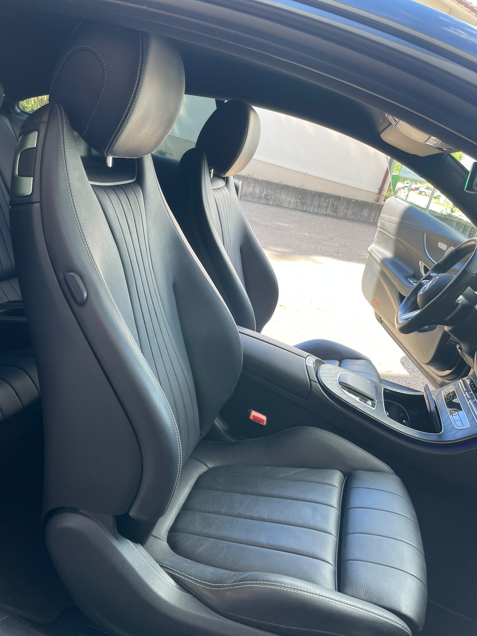 MERCEDES-BENZ E 200 Coupé 4Matic AMG Line 9G-Tronic CH-Auto | 55% Rabatt | All Black | Gratis-Service 10 Jahre/100'000 km-image-14