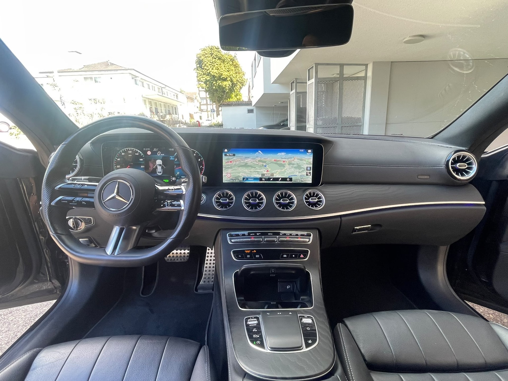 MERCEDES-BENZ E 200 Coupé 4Matic AMG Line 9G-Tronic CH-Auto | 55% Rabatt | All Black | Gratis-Service 10 Jahre/100'000 km-image-11