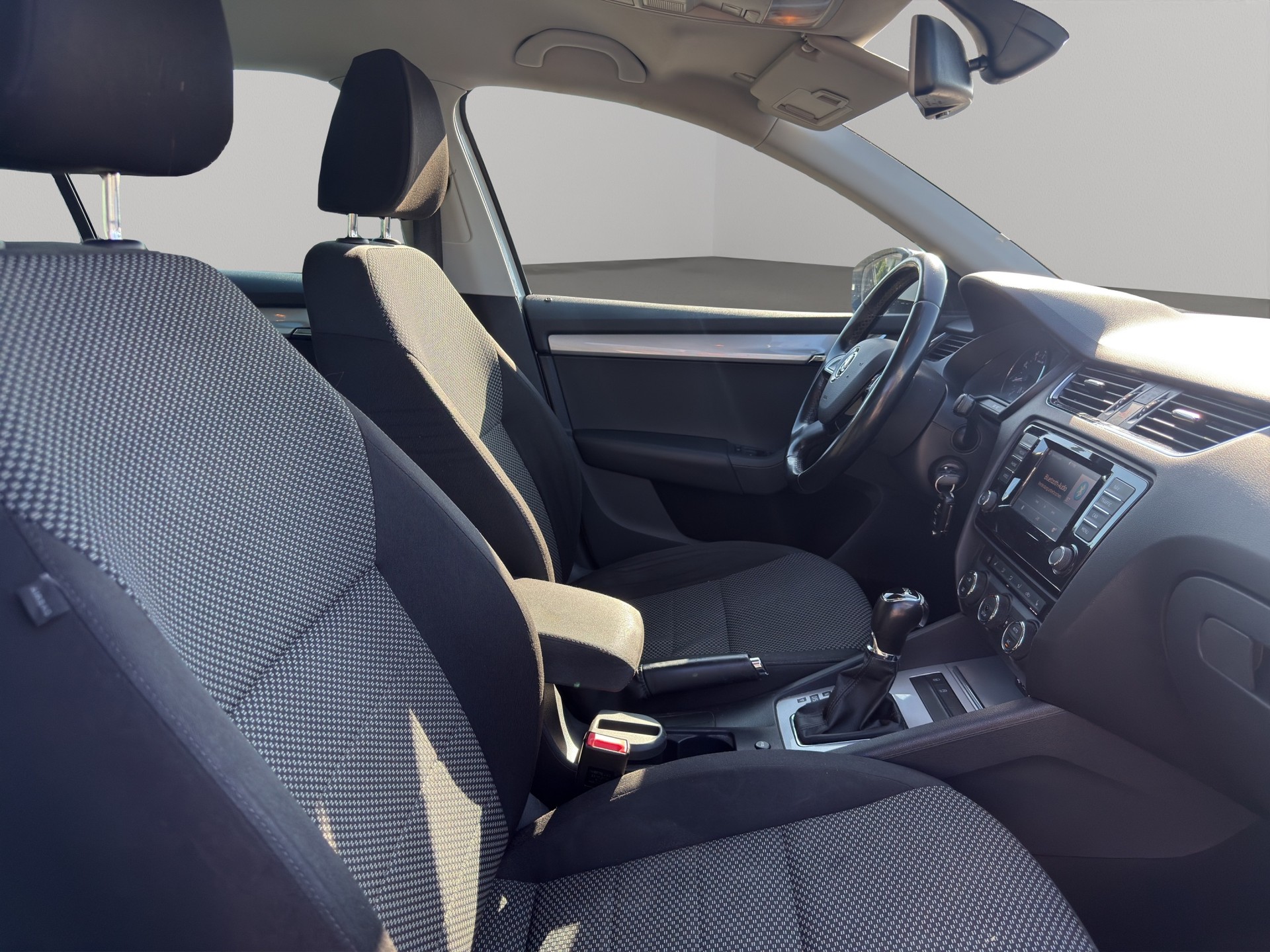 SKODA Octavia Combi 1.4 TSI 140 Ambition DSG-image-8