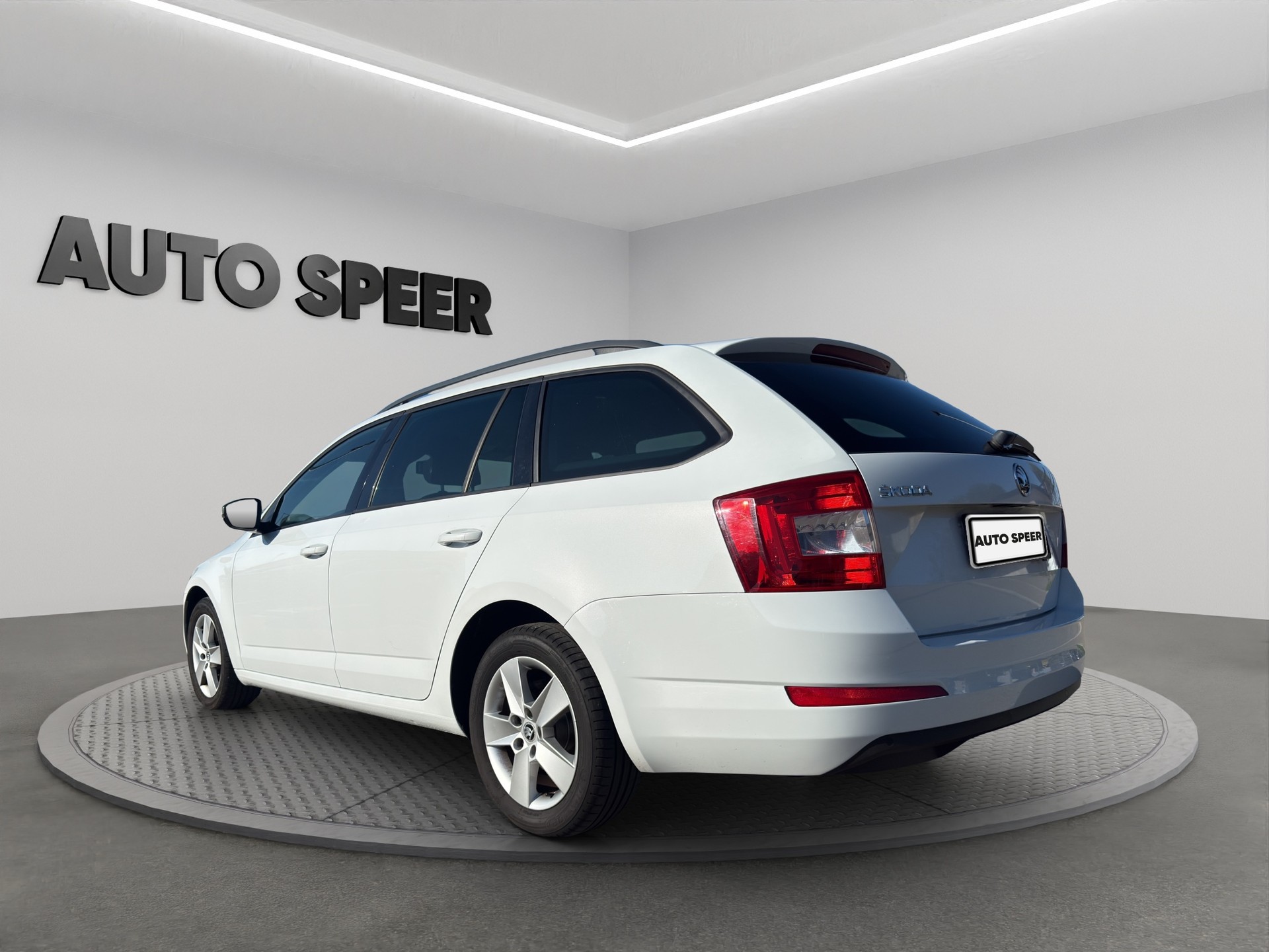 SKODA Octavia Combi 1.4 TSI 140 Ambition DSG-image-3