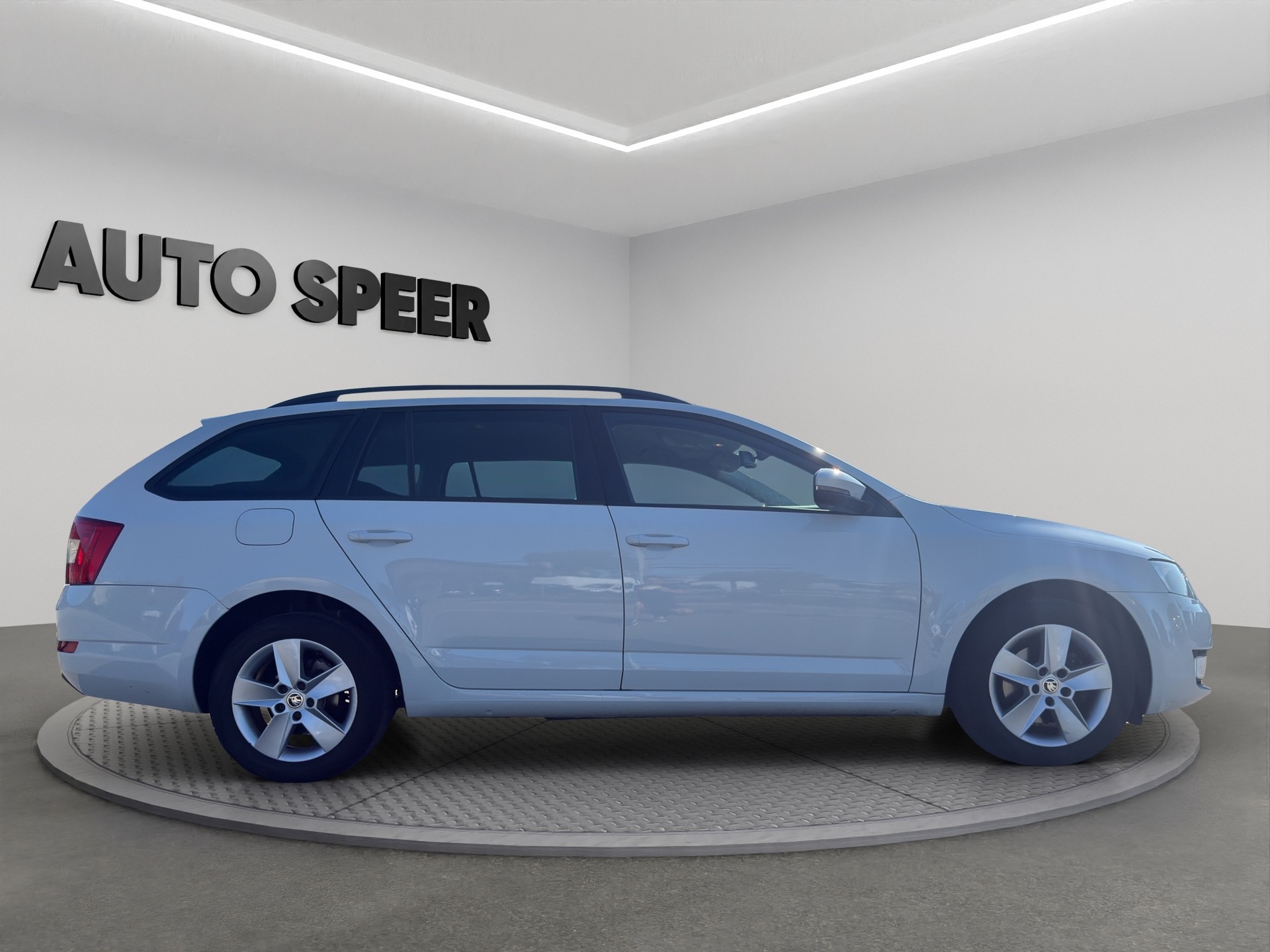 SKODA Octavia Combi 1.4 TSI 140 Ambition DSG-image-4
