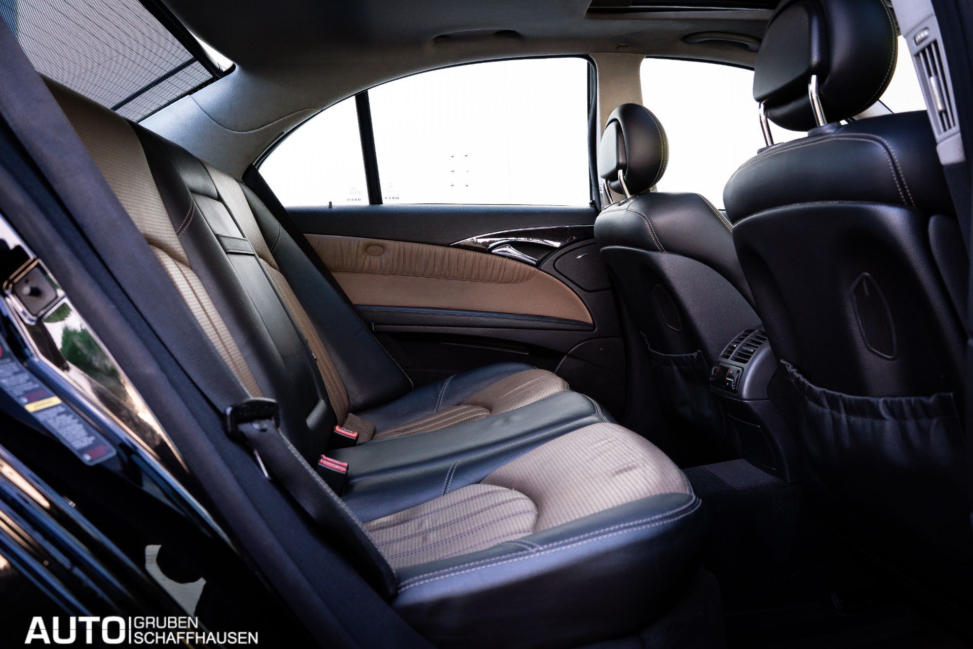 MERCEDES-BENZ E 55 AMG Designo-image-16