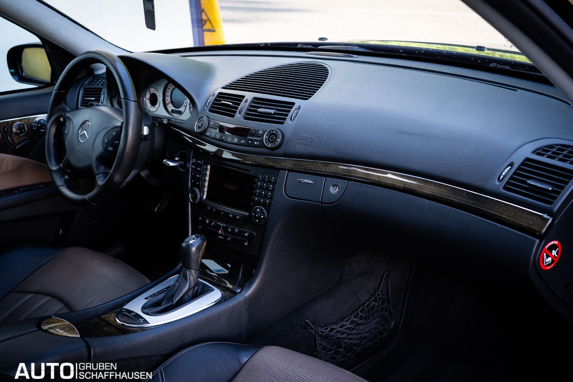 MERCEDES-BENZ E 55 AMG Designo-image-13