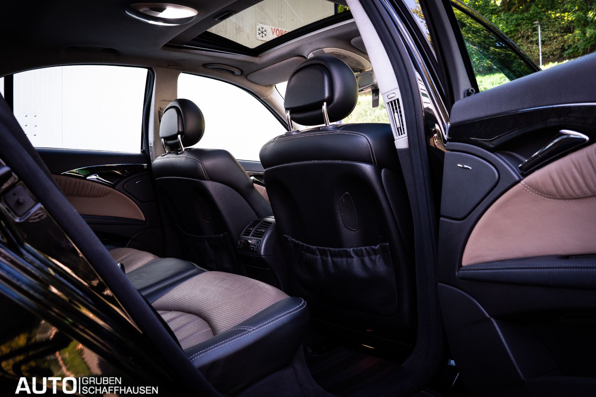MERCEDES-BENZ E 55 AMG Designo-image-15