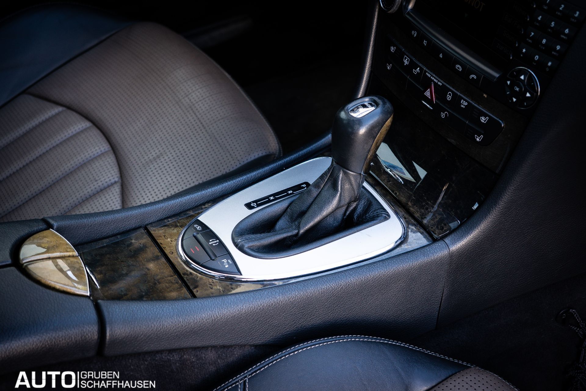 MERCEDES-BENZ E 55 AMG Designo-image-14