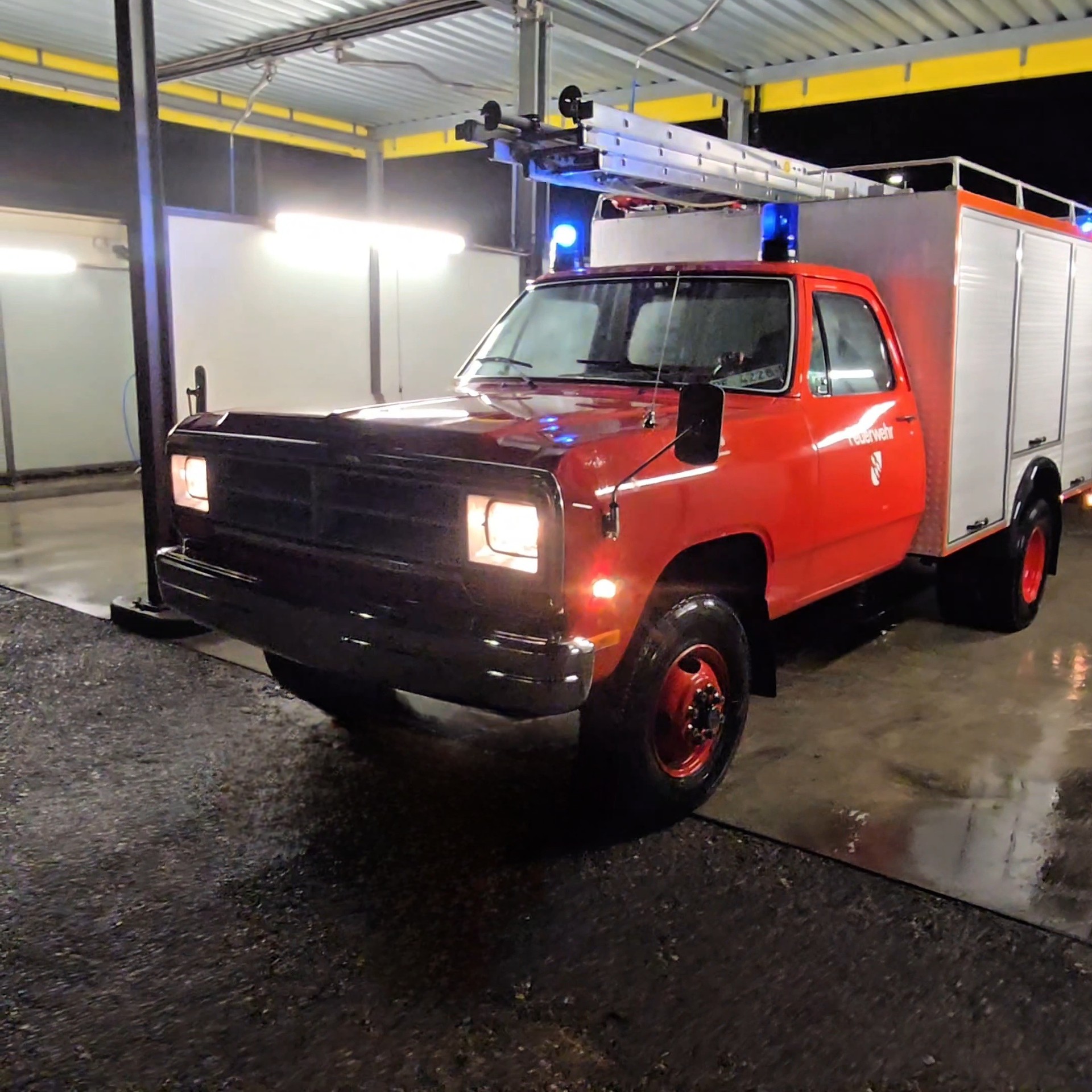 MOWAG W 300 B Feuerwehrfahrzeug-image-1