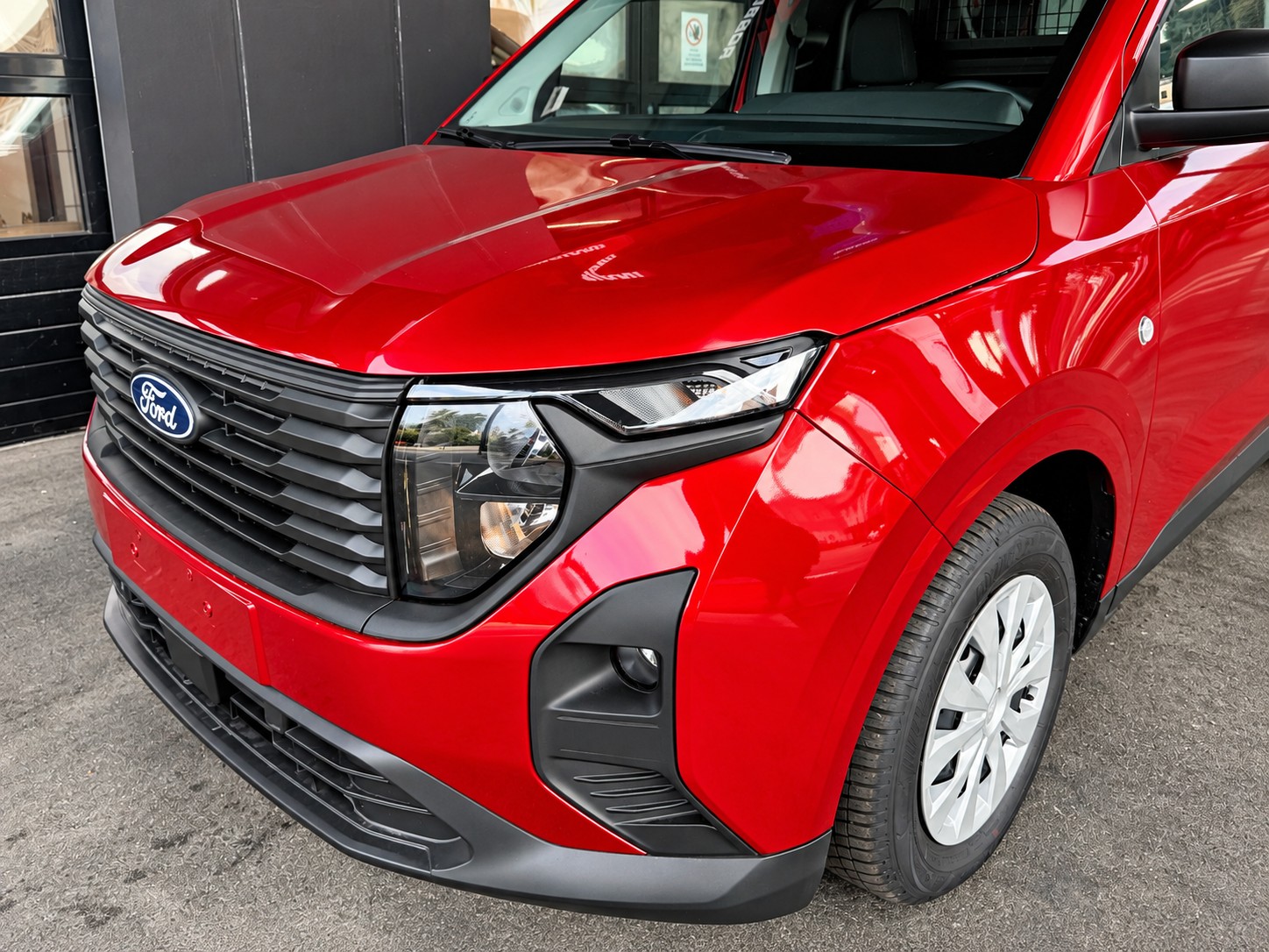 FORD Transit Courier Van 1.0 EcoBoost Trend Automat-image-7