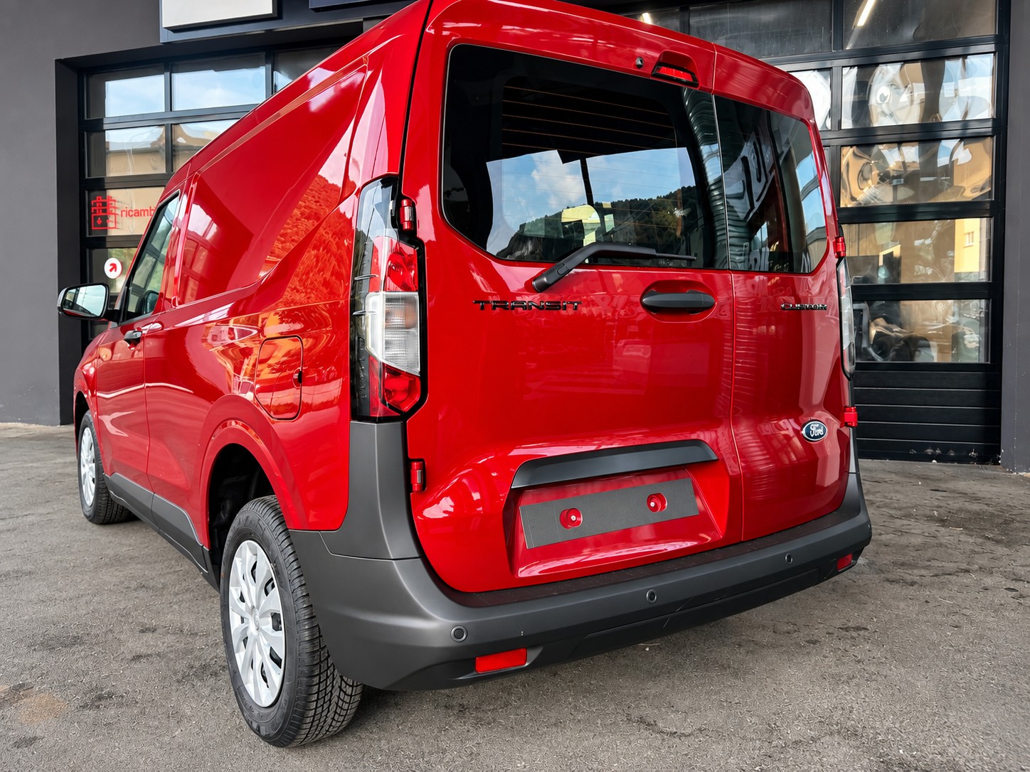 FORD Transit Courier Van 1.0 EcoBoost Trend Automat-image-4