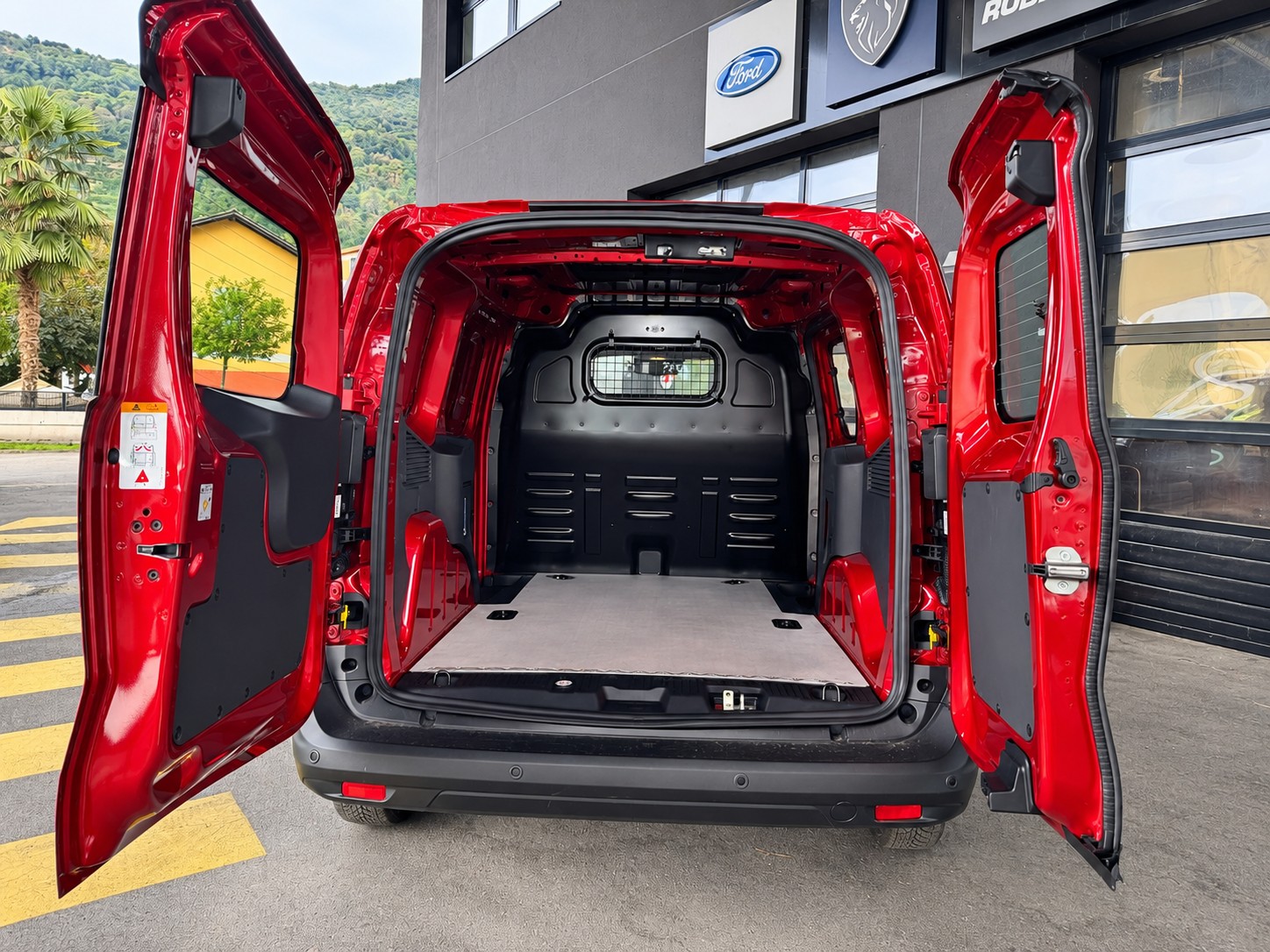 FORD Transit Courier Van 1.0 EcoBoost Trend Automat-image-5