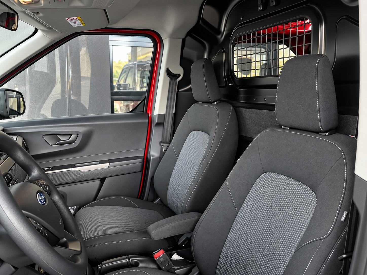 FORD Transit Courier Van 1.0 EcoBoost Trend Automat-image-9