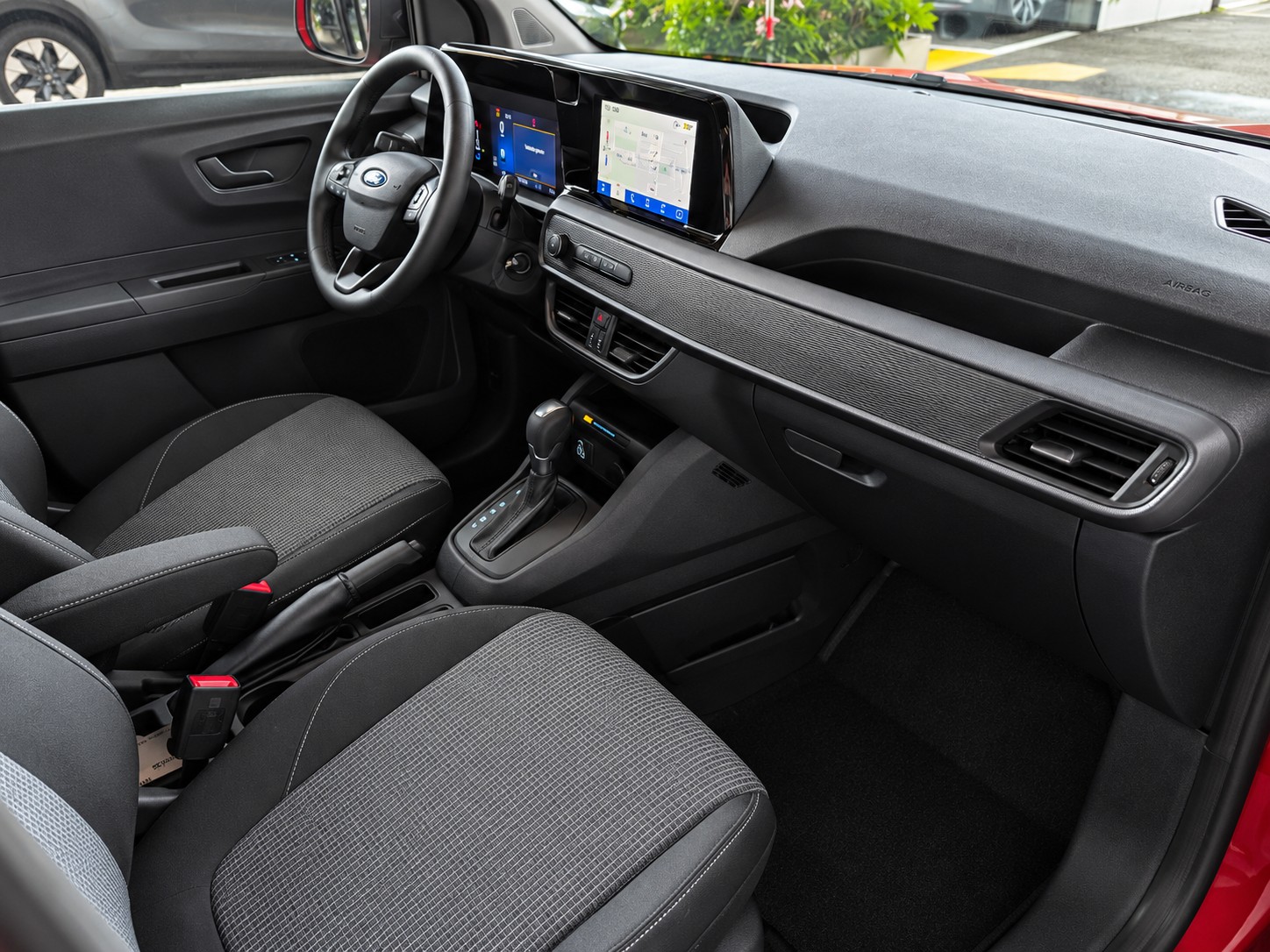 FORD Transit Courier Van 1.0 EcoBoost Trend Automat-image-10