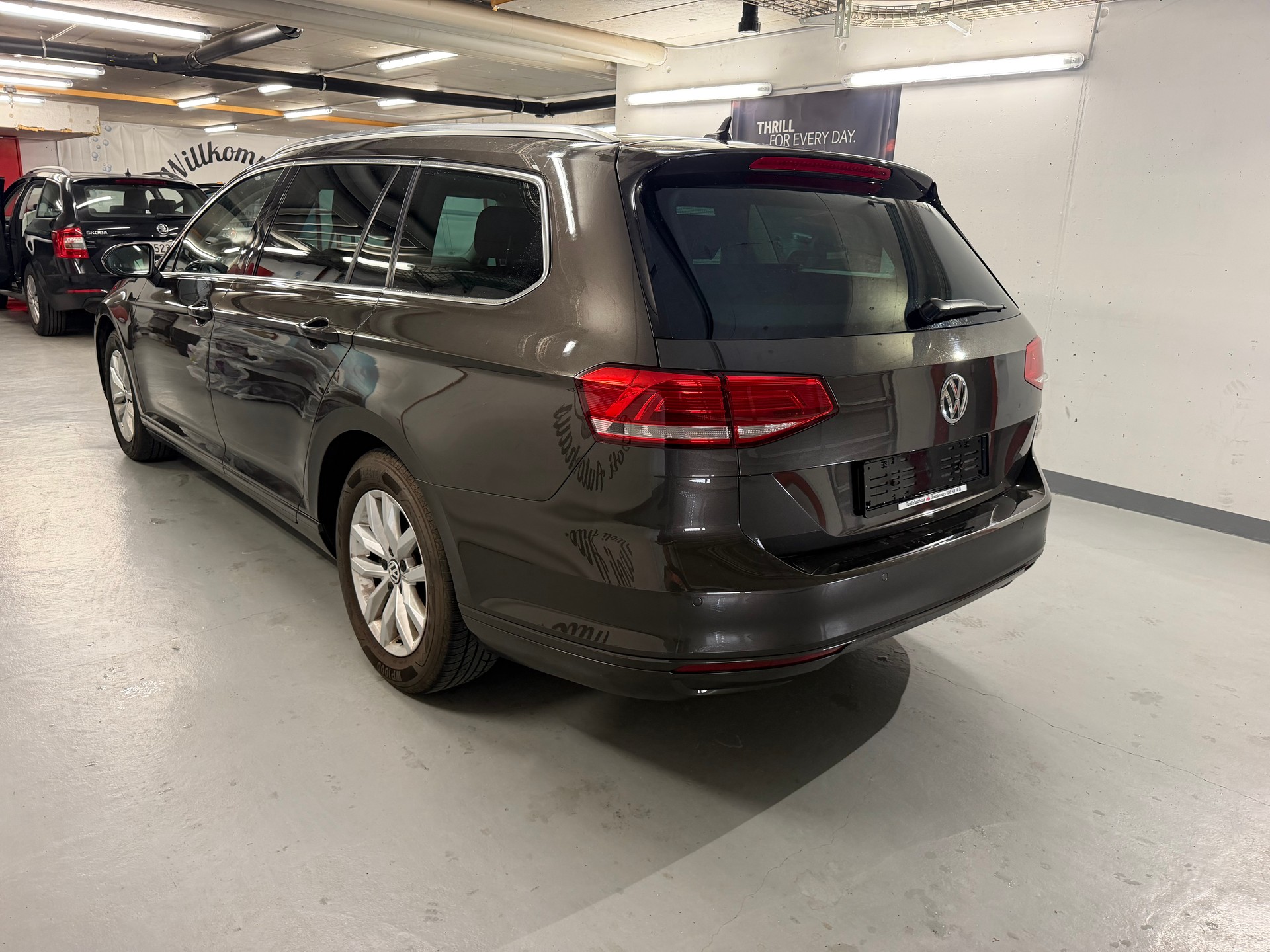 VW Passat Variant 2.0 TDI BMT Family DSG-image-4