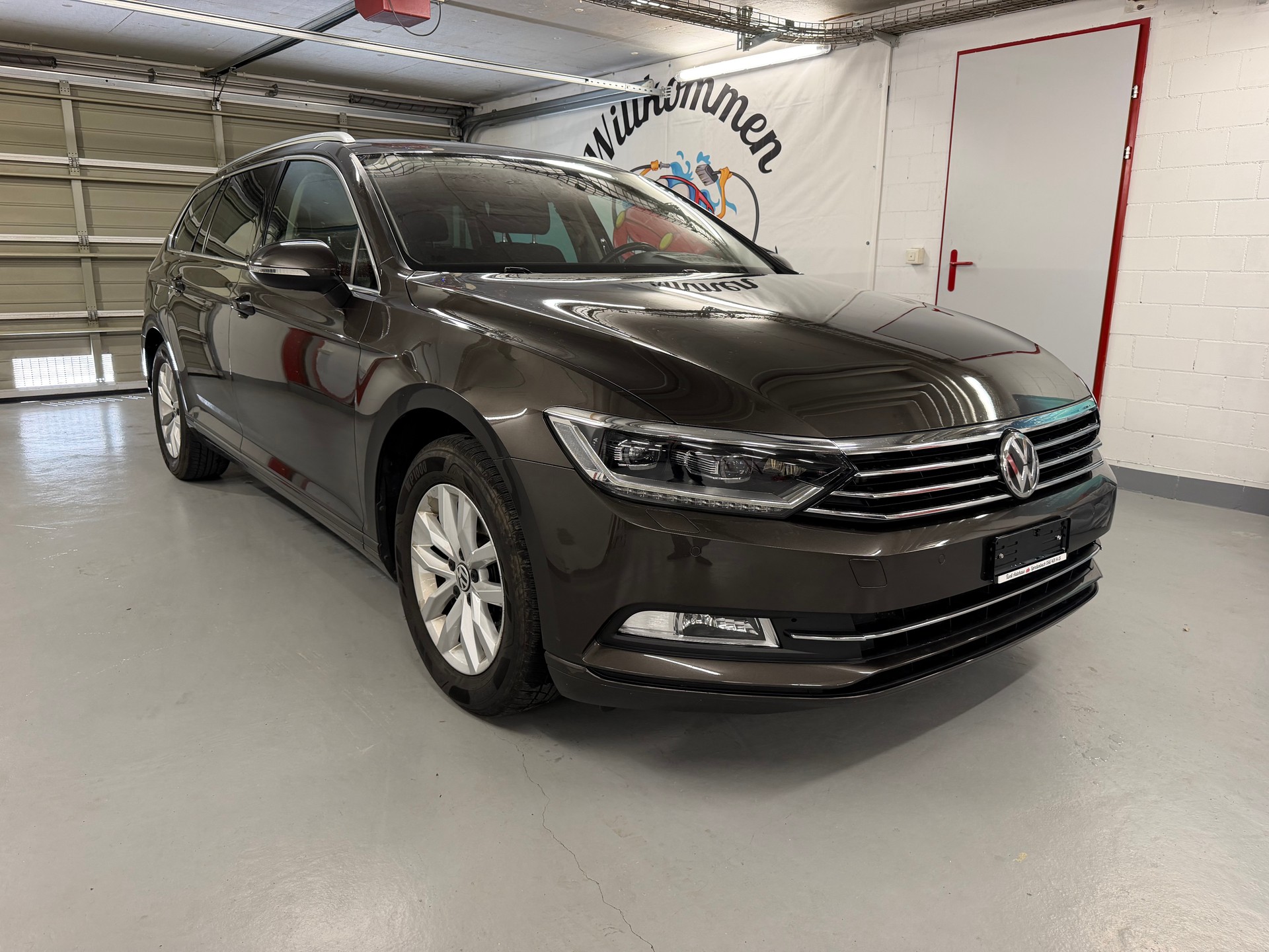 VW Passat Variant 2.0 TDI BMT Family DSG-image-1