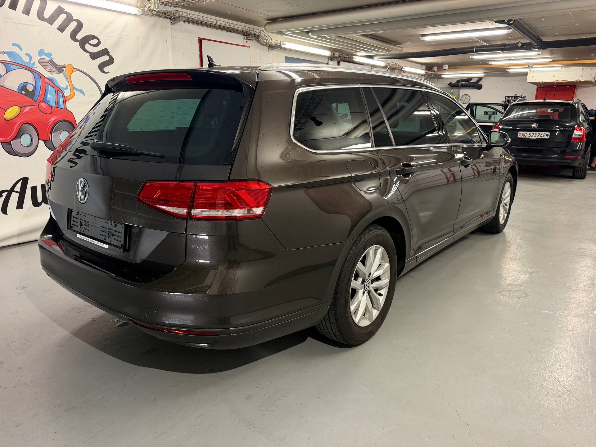 VW Passat Variant 2.0 TDI BMT Family DSG-image-3