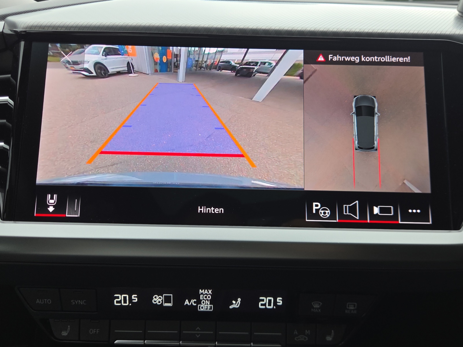 AUDI Q4 e-tron 40-image-16