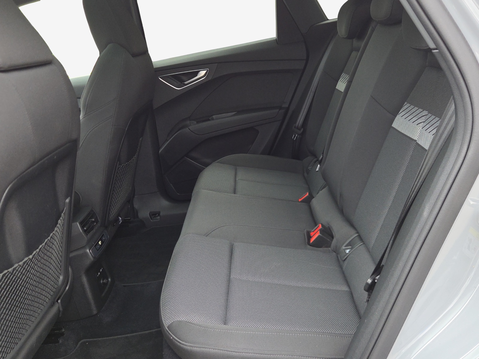 AUDI Q4 e-tron 40-image-12