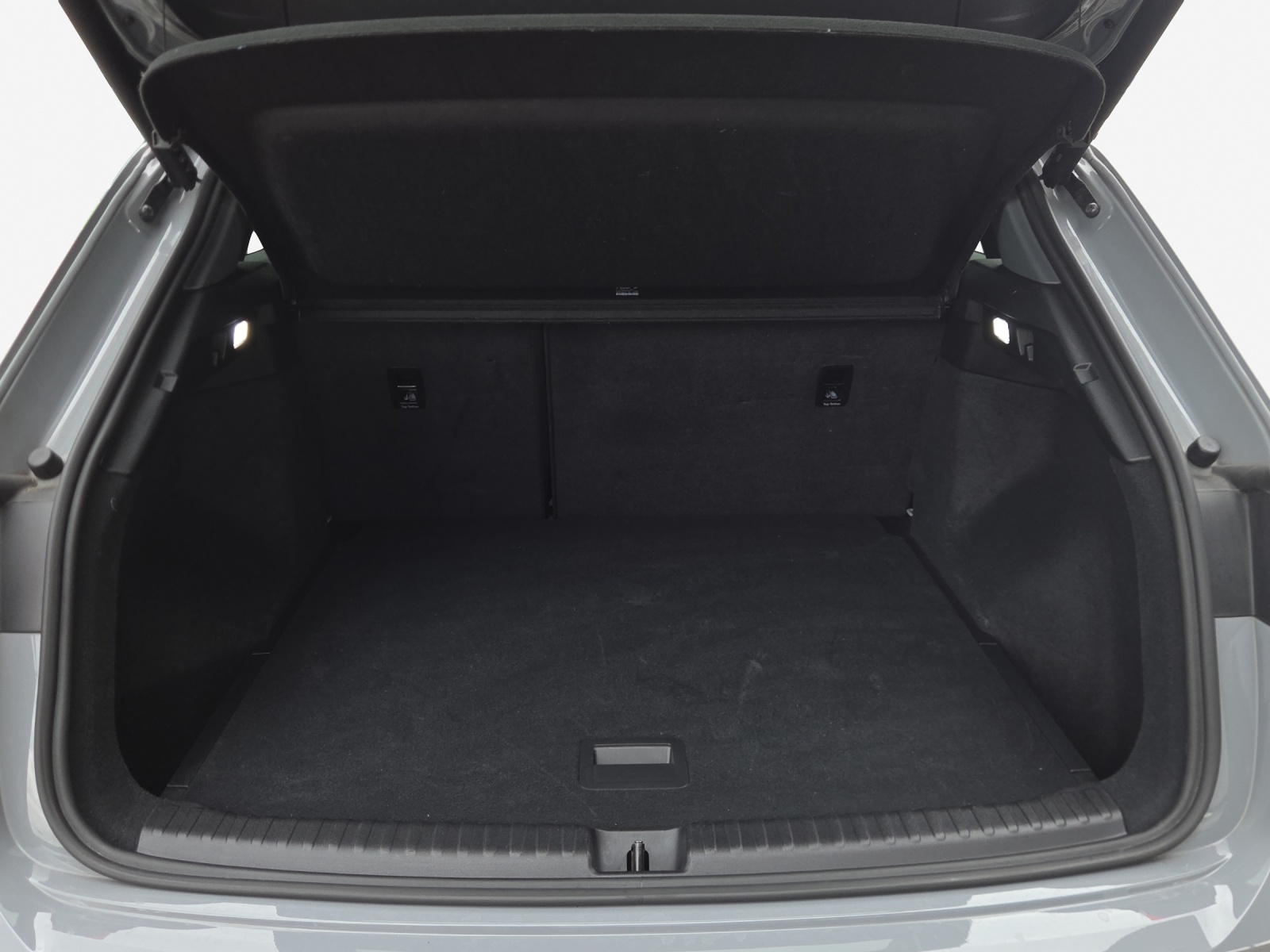 AUDI Q4 e-tron 40-image-13