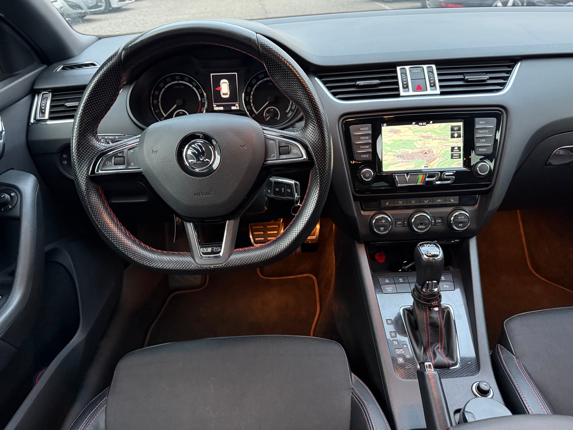 SKODA Octavia Combi 2.0 TDI RS 4x4 DSG-image-8