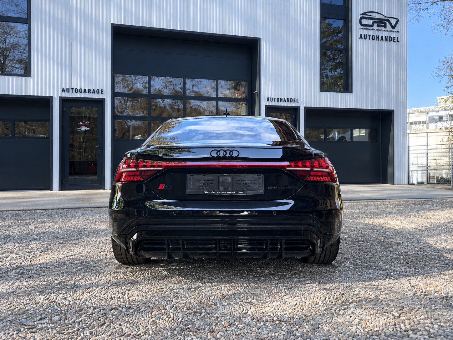 AUDI RS e-tron GT quattro-image-4