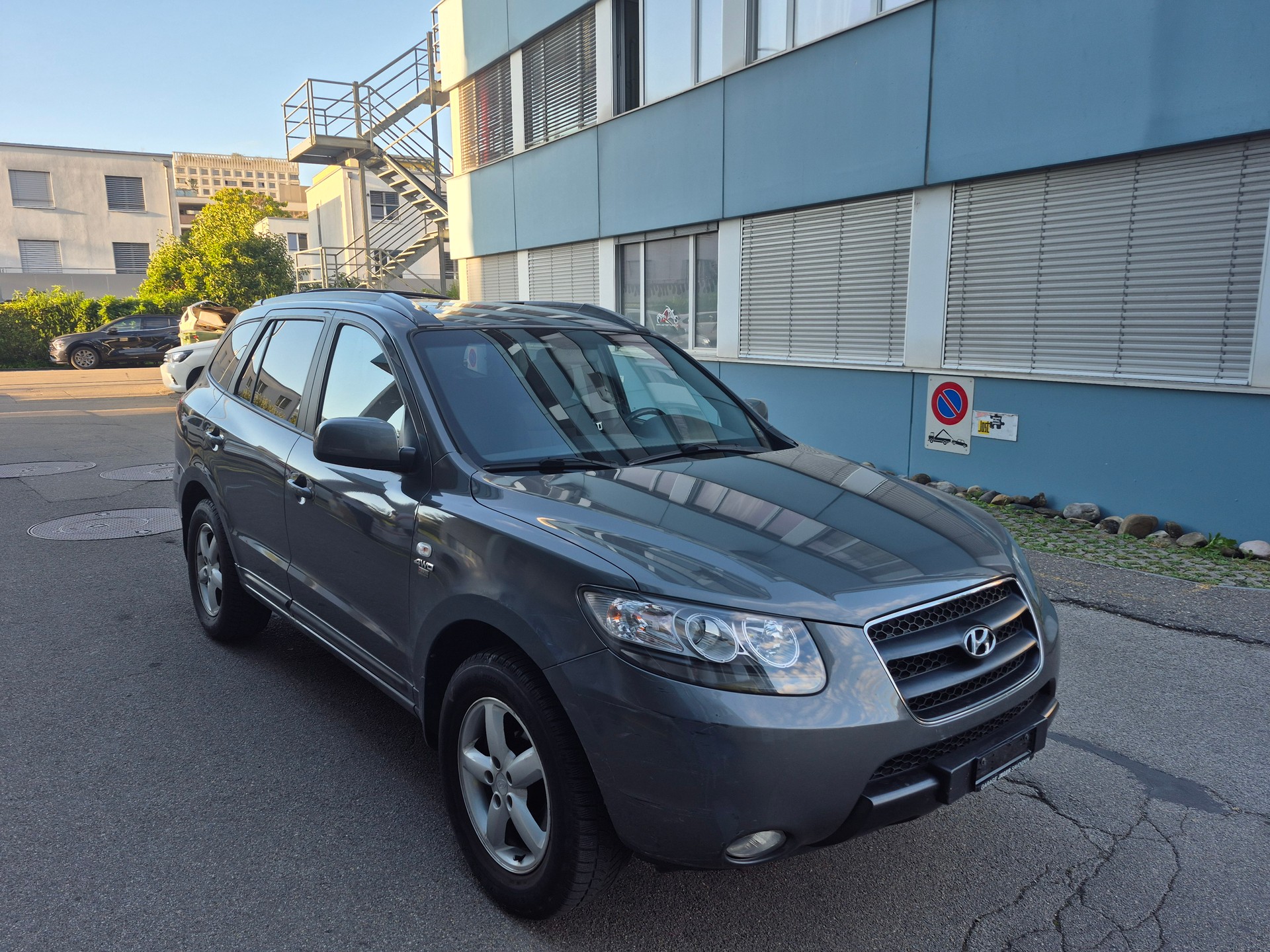 HYUNDAI Santa Fe 2.2 CRDi Style 4WD Automatic-image-2