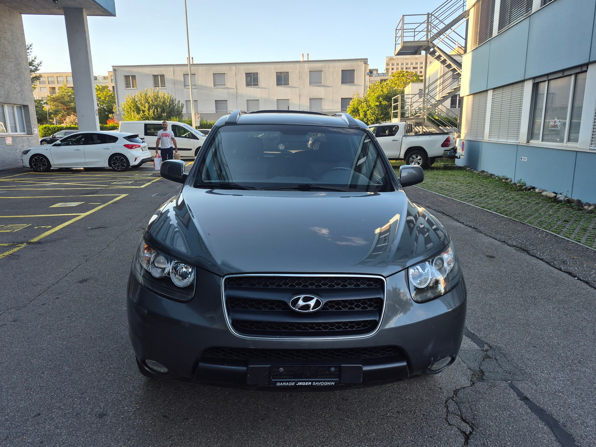 HYUNDAI Santa Fe 2.2 CRDi Style 4WD Automatic-image-1