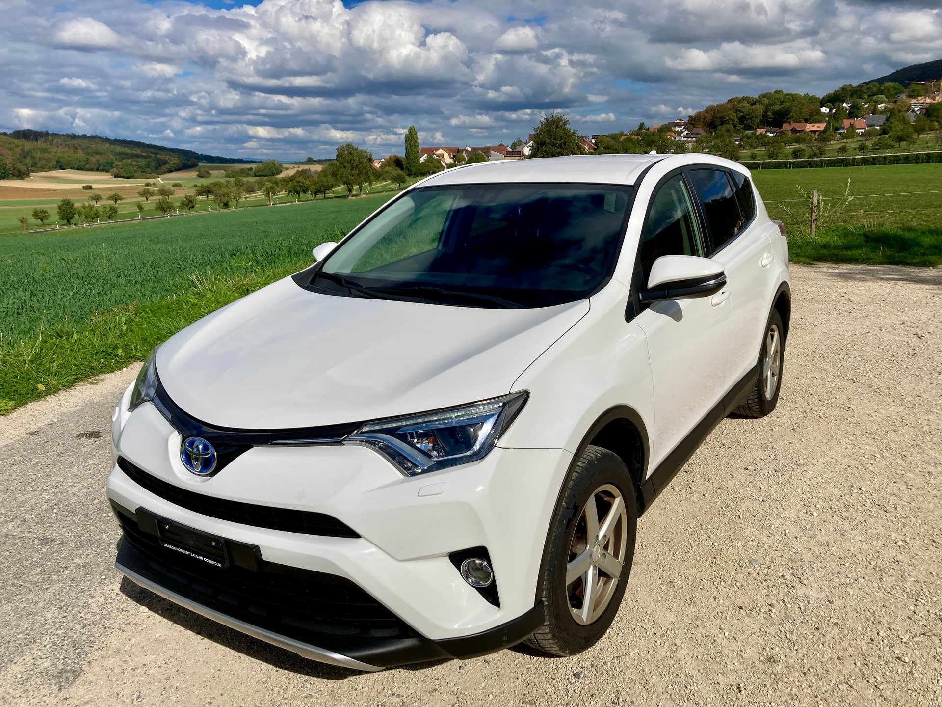 TOYOTA 2.5 HSD Trend FWD-image-0