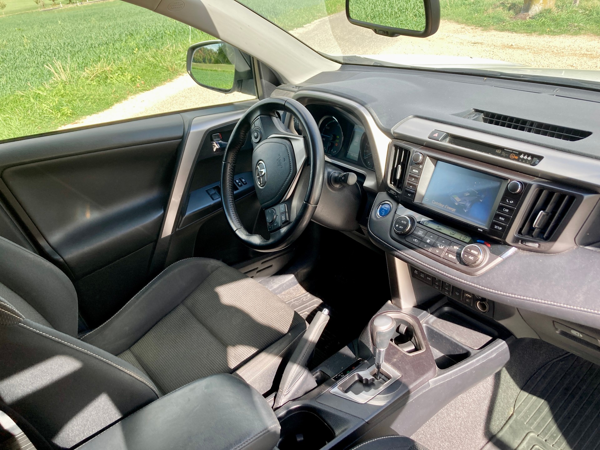 TOYOTA 2.5 HSD Trend FWD-image-2