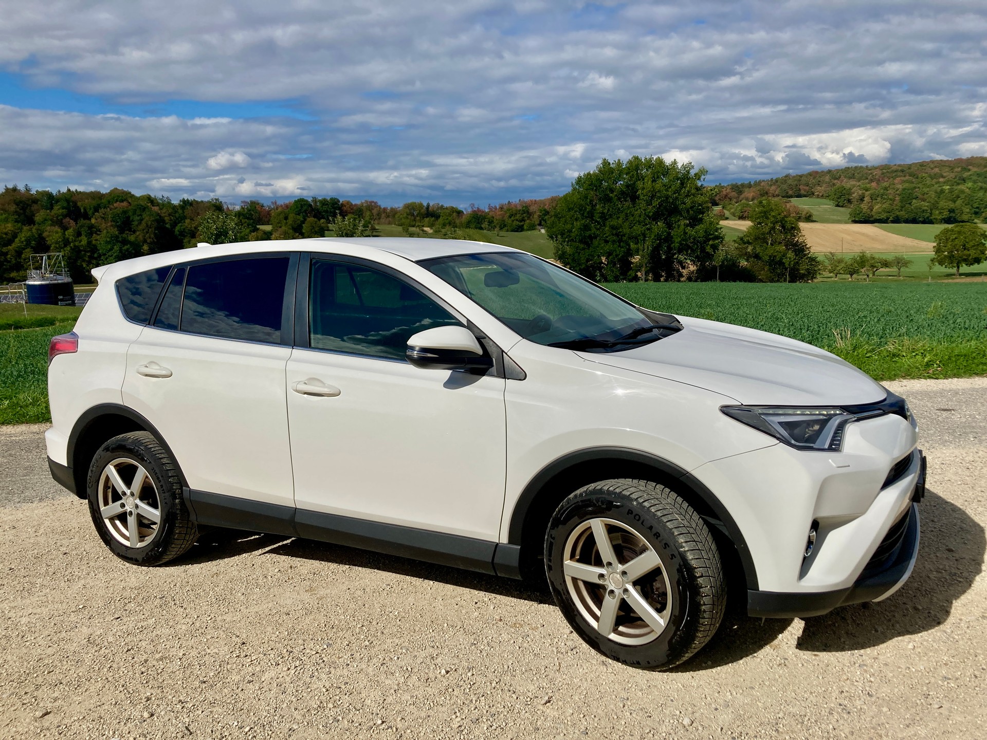 TOYOTA 2.5 HSD Trend FWD-image-3