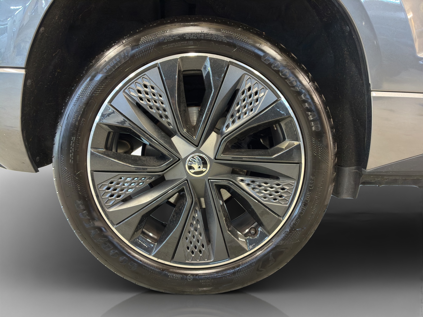 SKODA Karoq 1.5 TSI SportLine DSG-image-13