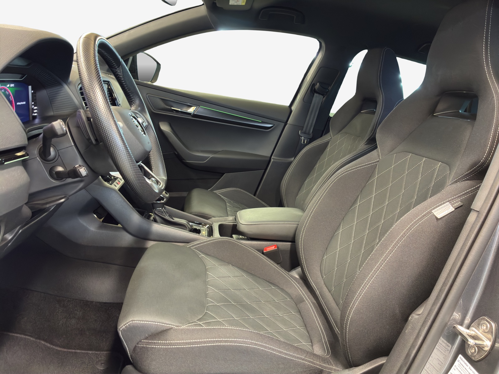 SKODA Karoq 1.5 TSI SportLine DSG-image-7