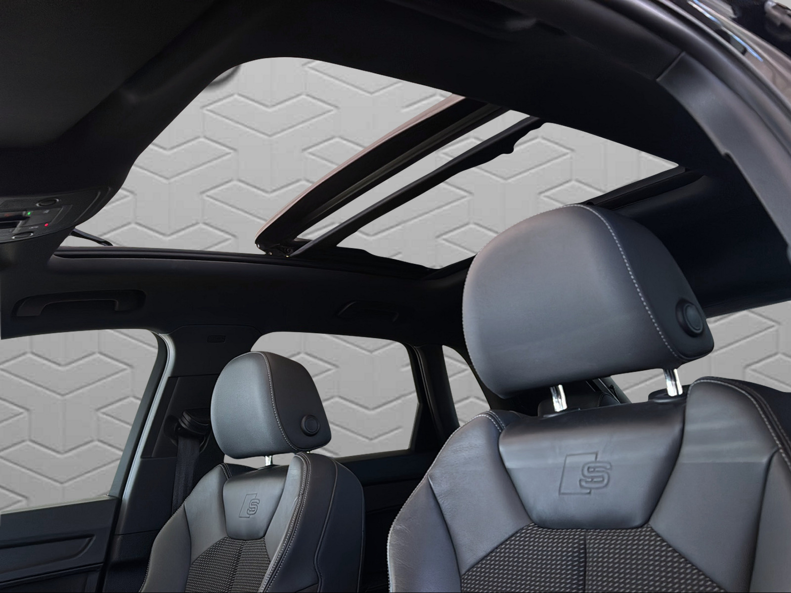 AUDI Q3 40 TFSI S line quattro S-tronic-image-17