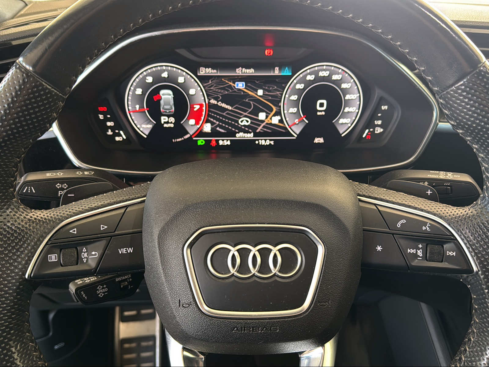 AUDI Q3 40 TFSI S line quattro S-tronic-image-13