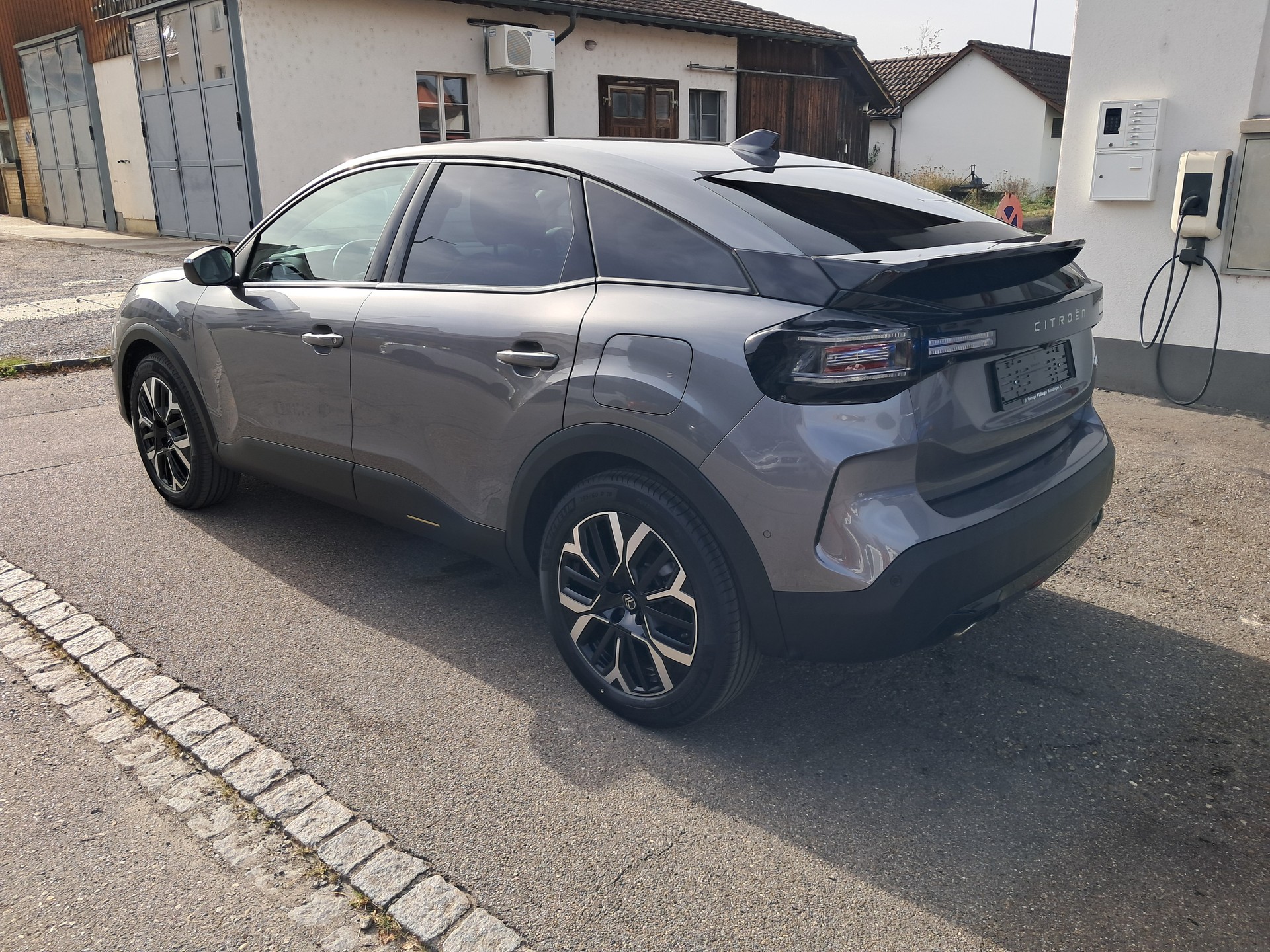CITROEN C4 Hybrid e-DCS6 Max-image-1