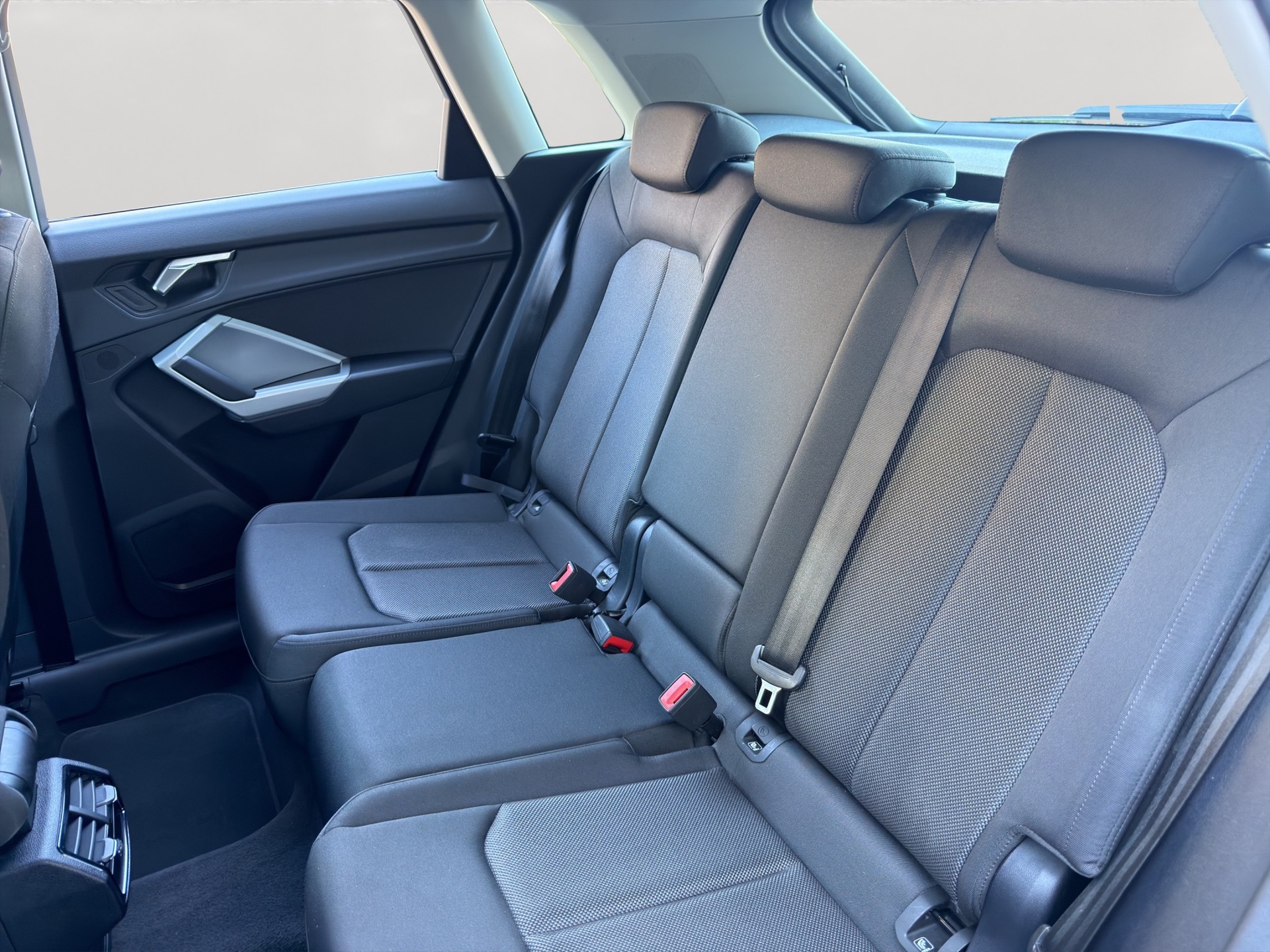 AUDI Q3 Sportback 35 TFSI Attraction S-tronic-image-3