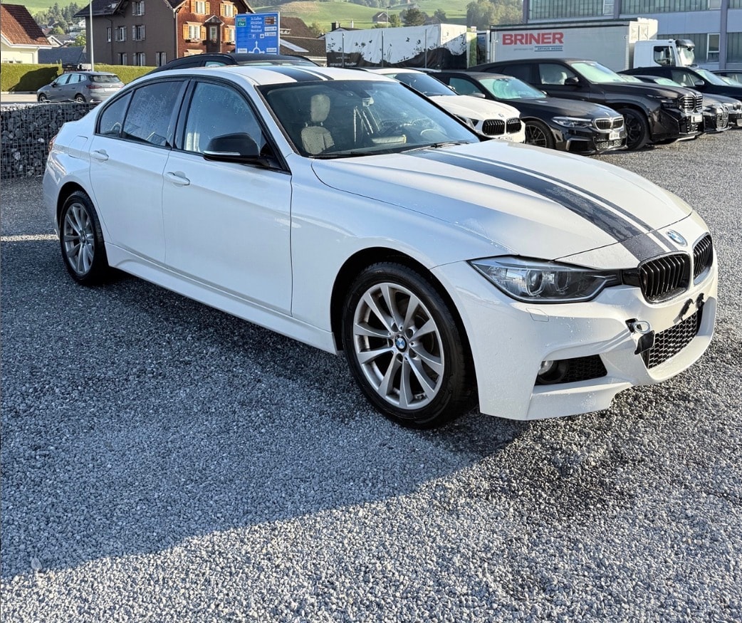 BMW 320i xDrive Sport Line Steptronic-image-11