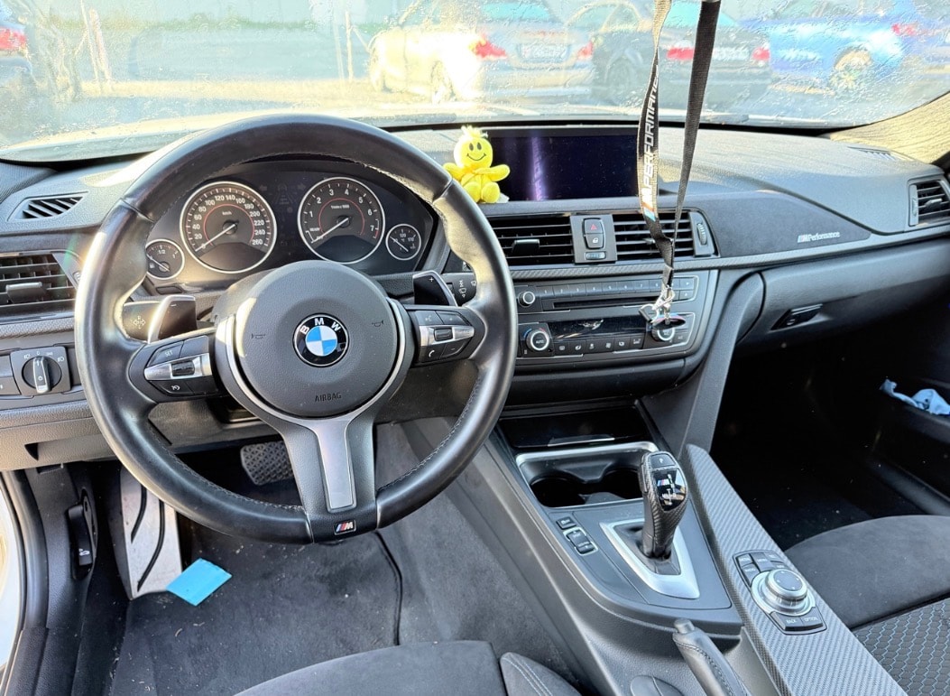 BMW 320i xDrive Sport Line Steptronic-image-8