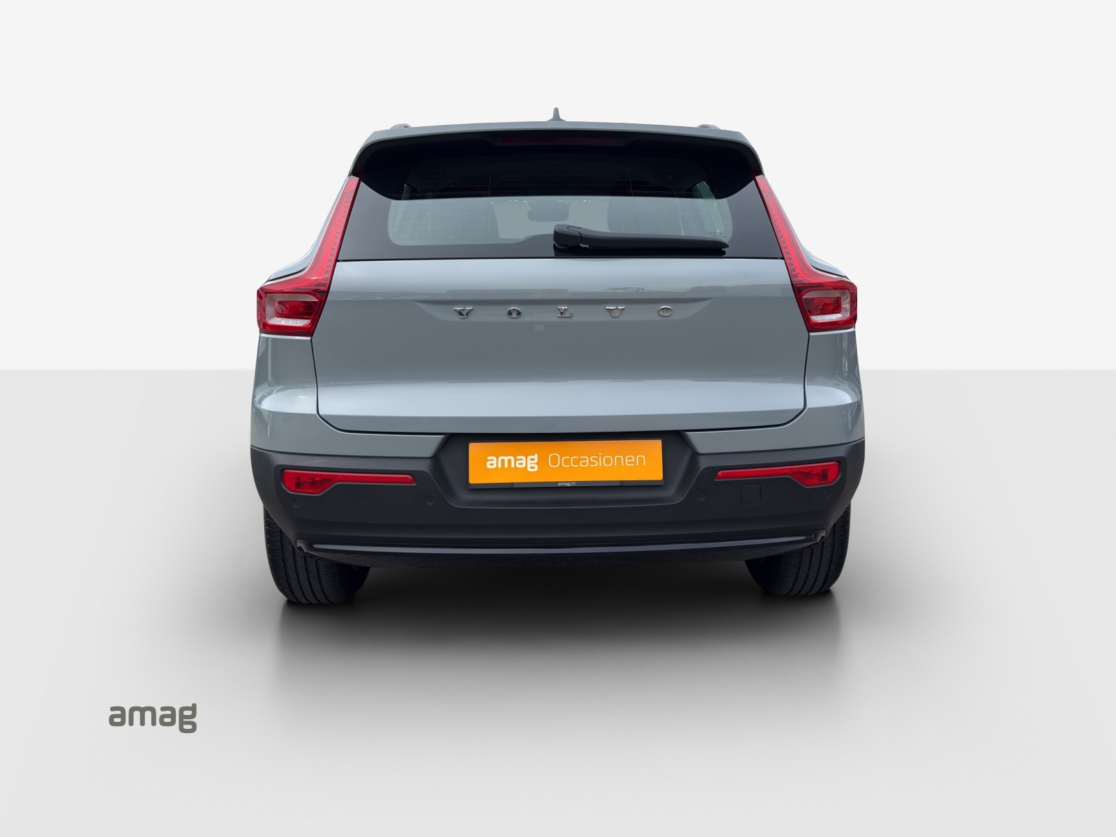 VOLVO XC40 B3 Benzin Mild Hybrid Plus Dark DCT-showroom-element-3