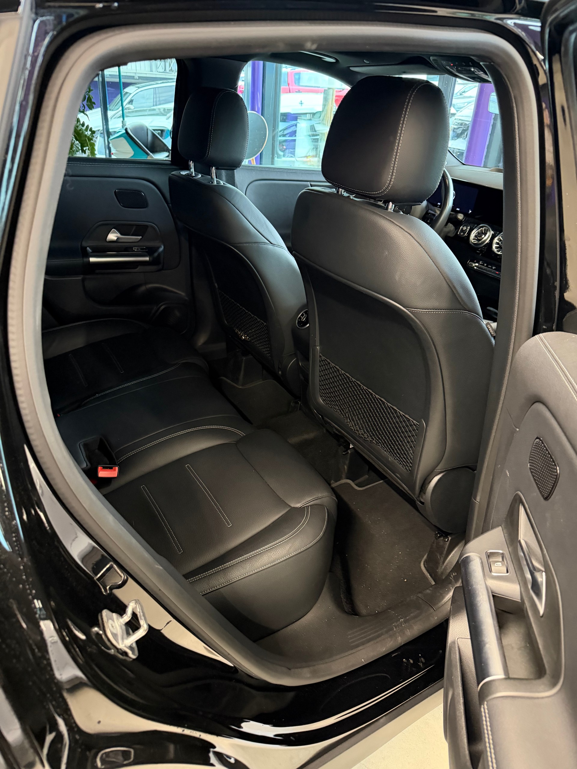 MERCEDES-BENZ GLA 250 4Matic 8G-DCT-image-11