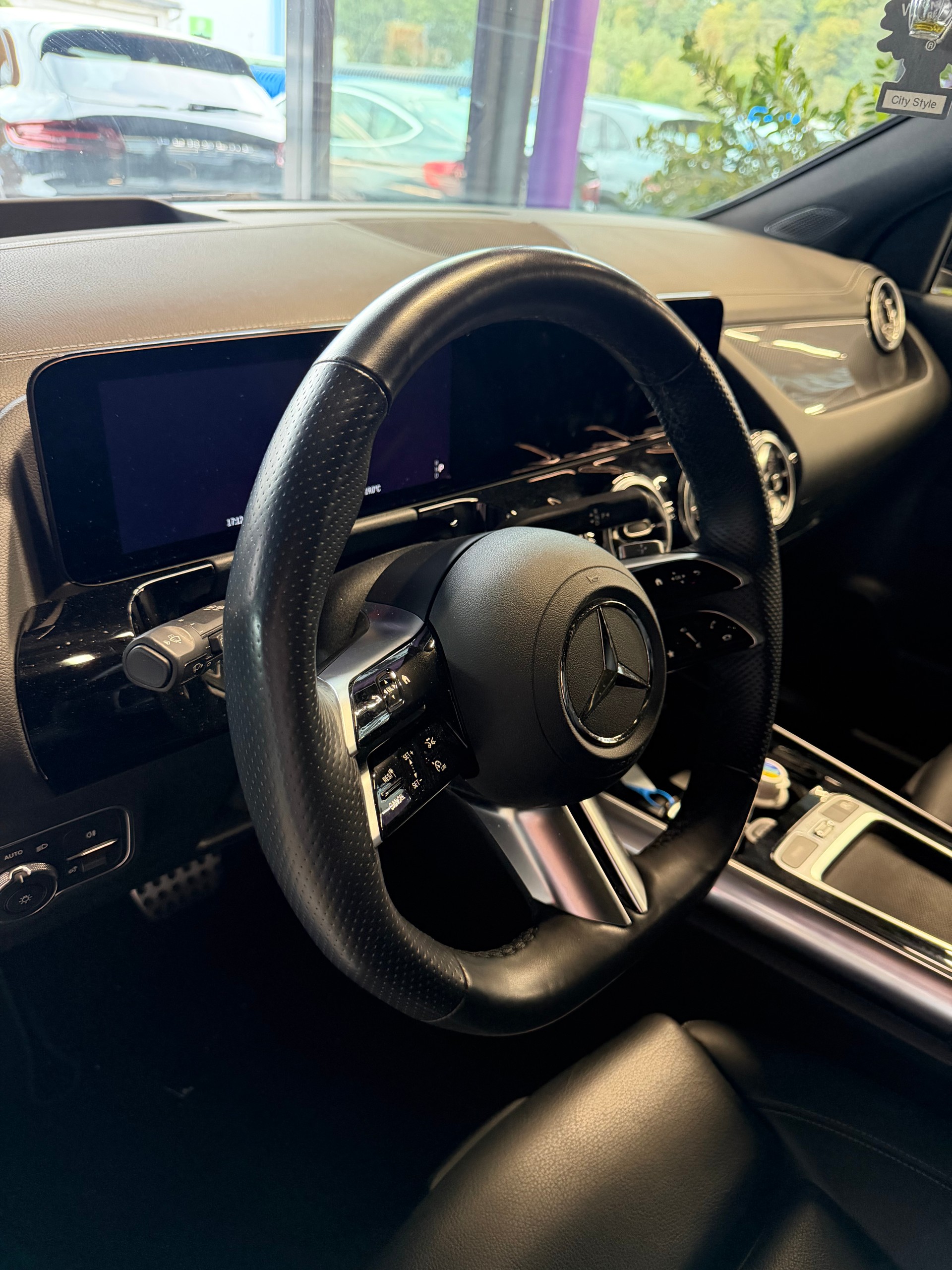 MERCEDES-BENZ GLA 250 4Matic 8G-DCT-image-9