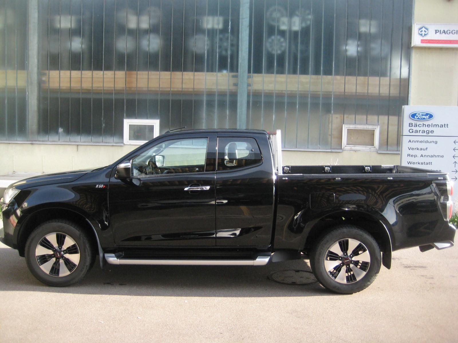 ISUZU D-MAX 1.9 SpaceCab N60F 4x4 AT-image-1