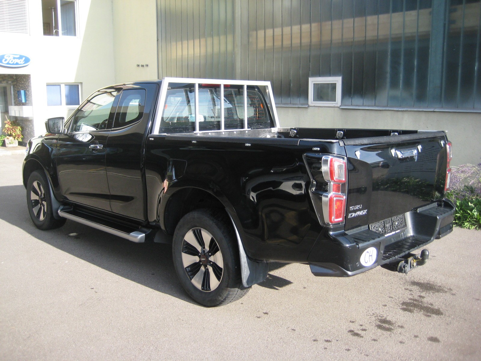 ISUZU D-MAX 1.9 SpaceCab N60F 4x4 AT-image-3