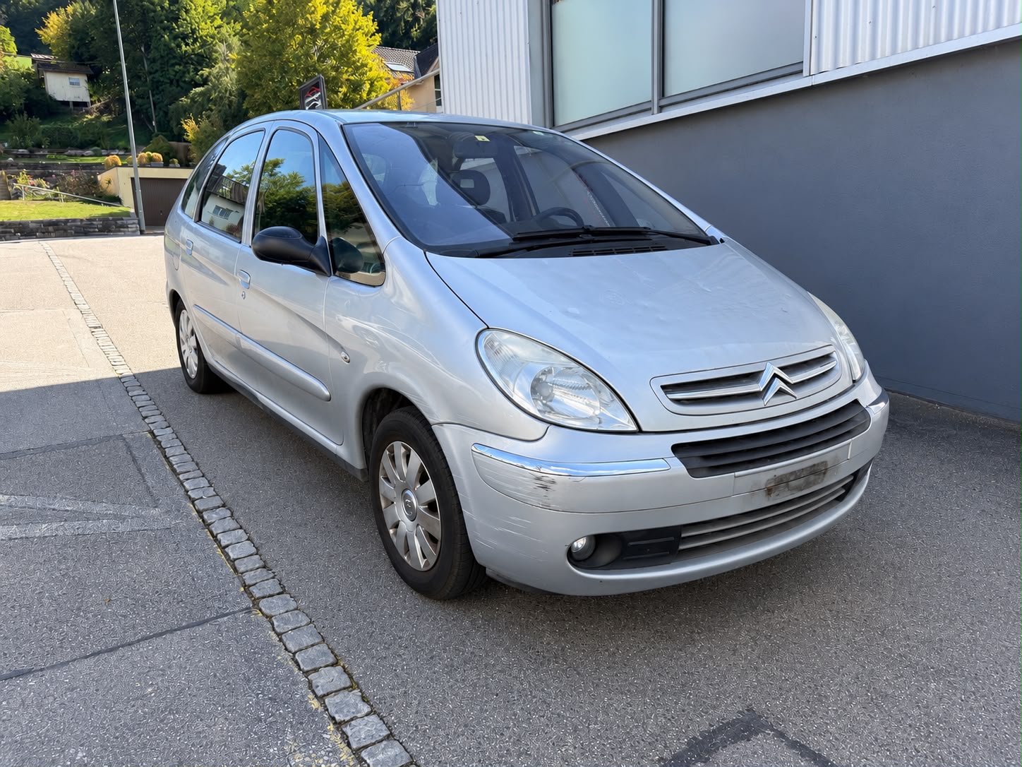 Car photo
